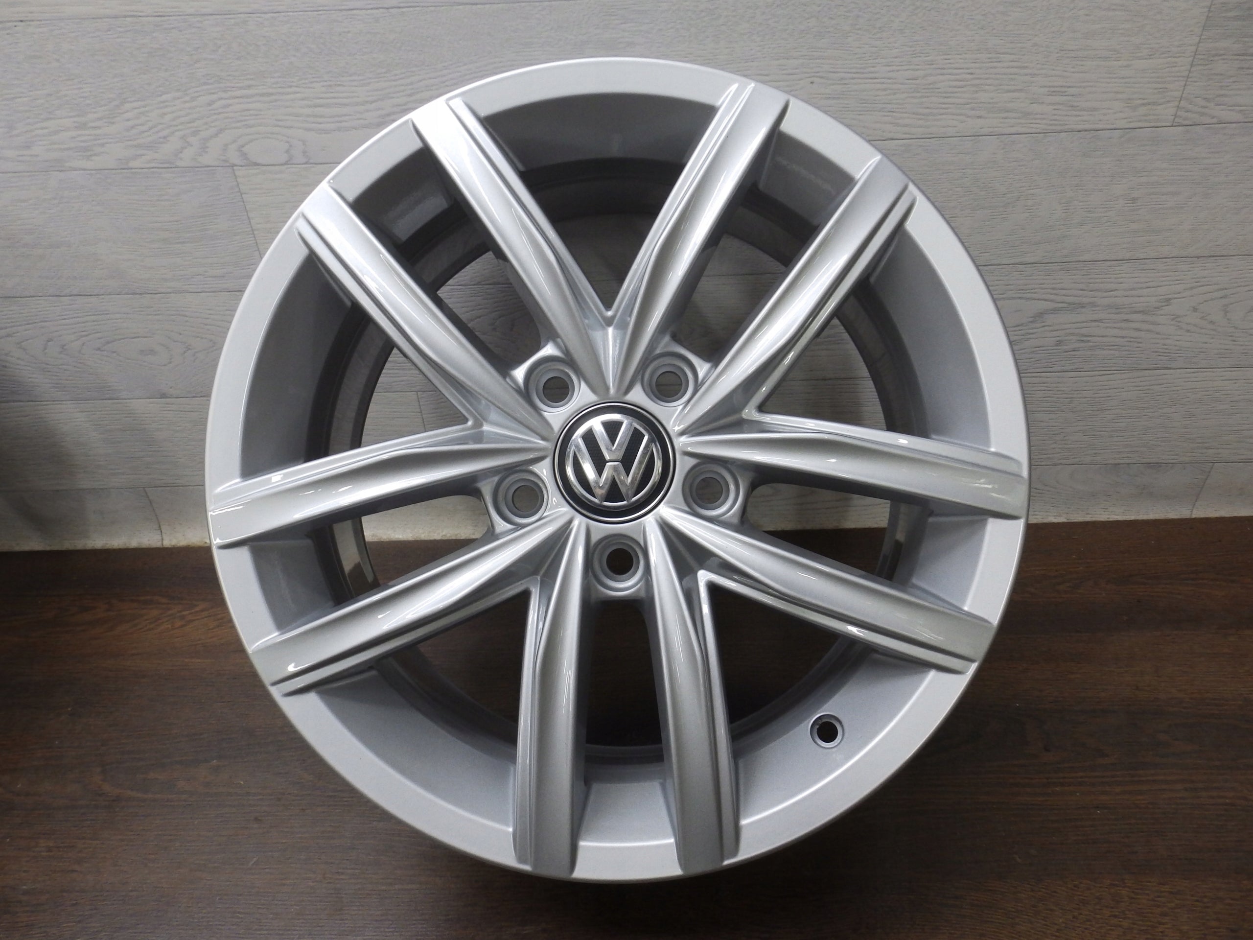 Alu Felge Volkswagen Golf VII Golf Golf V Golf VI T4 16 Zoll 6.5J 5x112 46ET 5G0601025CS