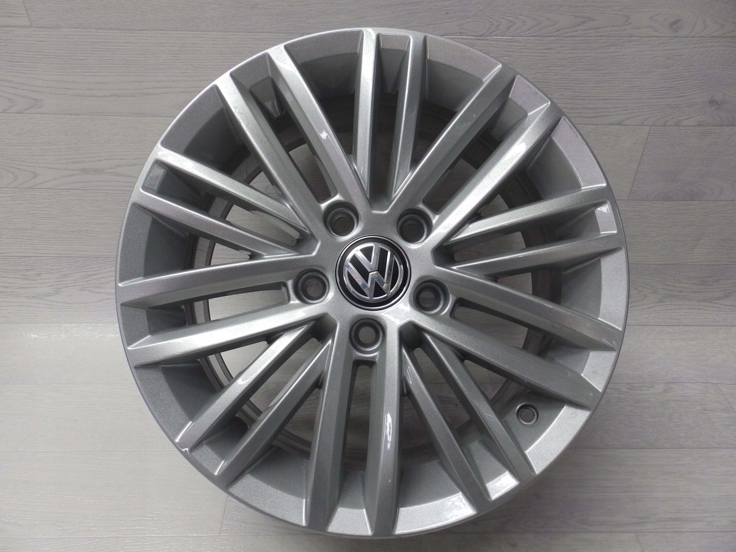 Alu Felge Volkswagen Golf VII Golf Golf V Golf VI T4 16 Zoll 6.5J 5x112 46ET