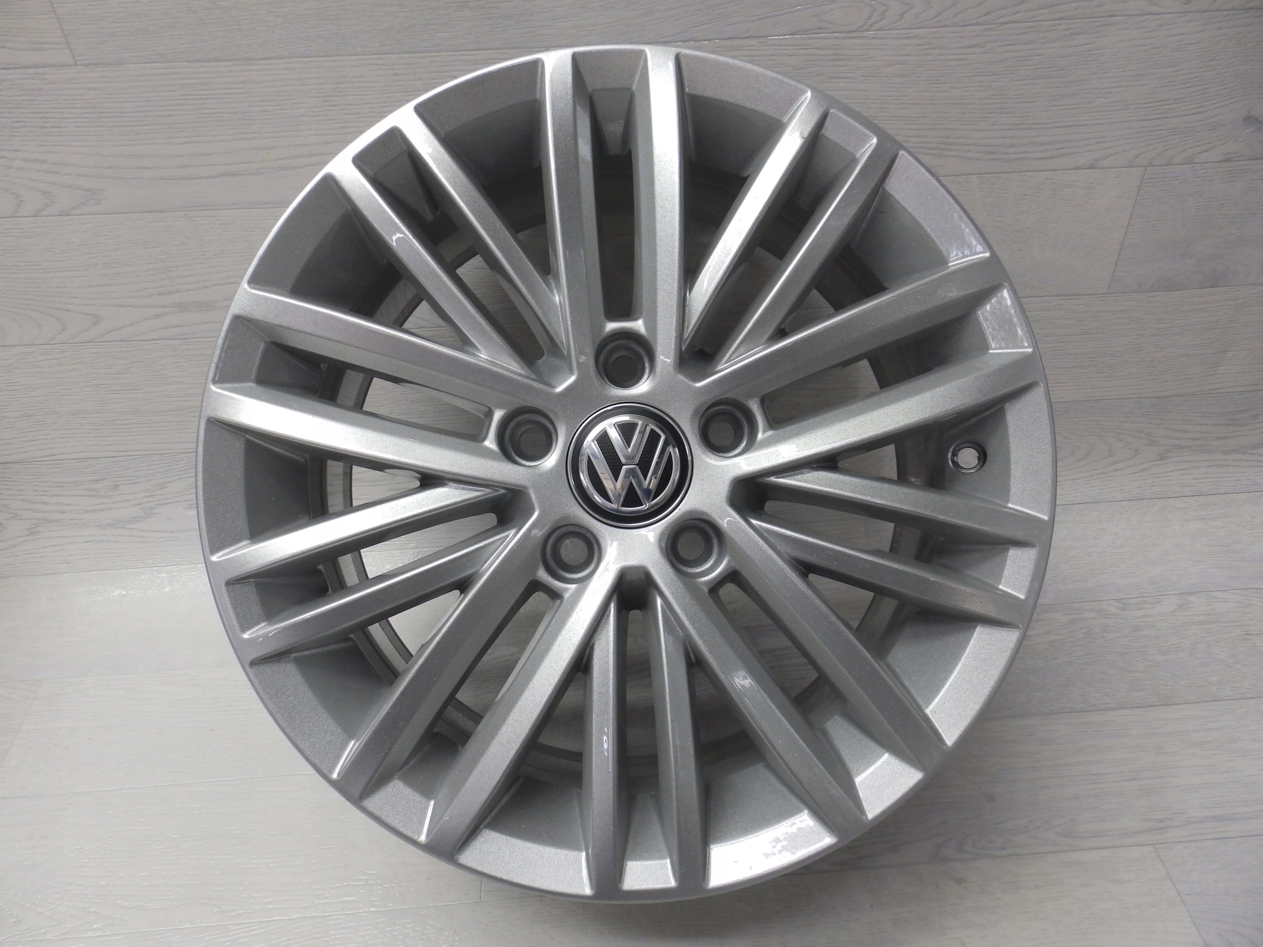 Alu Felge Volkswagen Golf VII Golf Golf V Golf VI T4 16 Zoll 6.5J 5x112 46ET