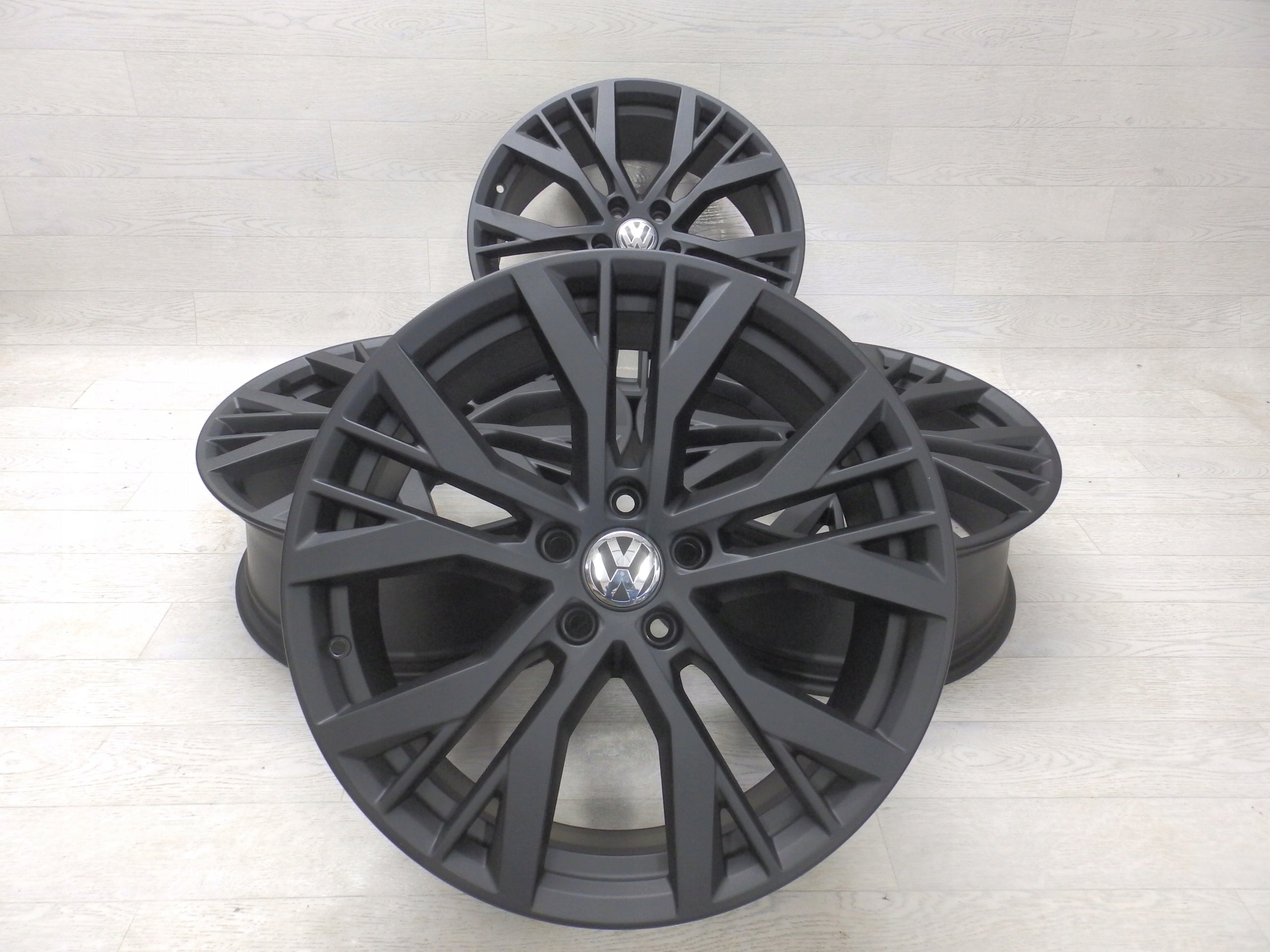 Alu Felge Volkswagen Golf VII Golf Golf V Golf VI T5 19 Zoll 7.5J 5x112 51ET 5G0601025AW