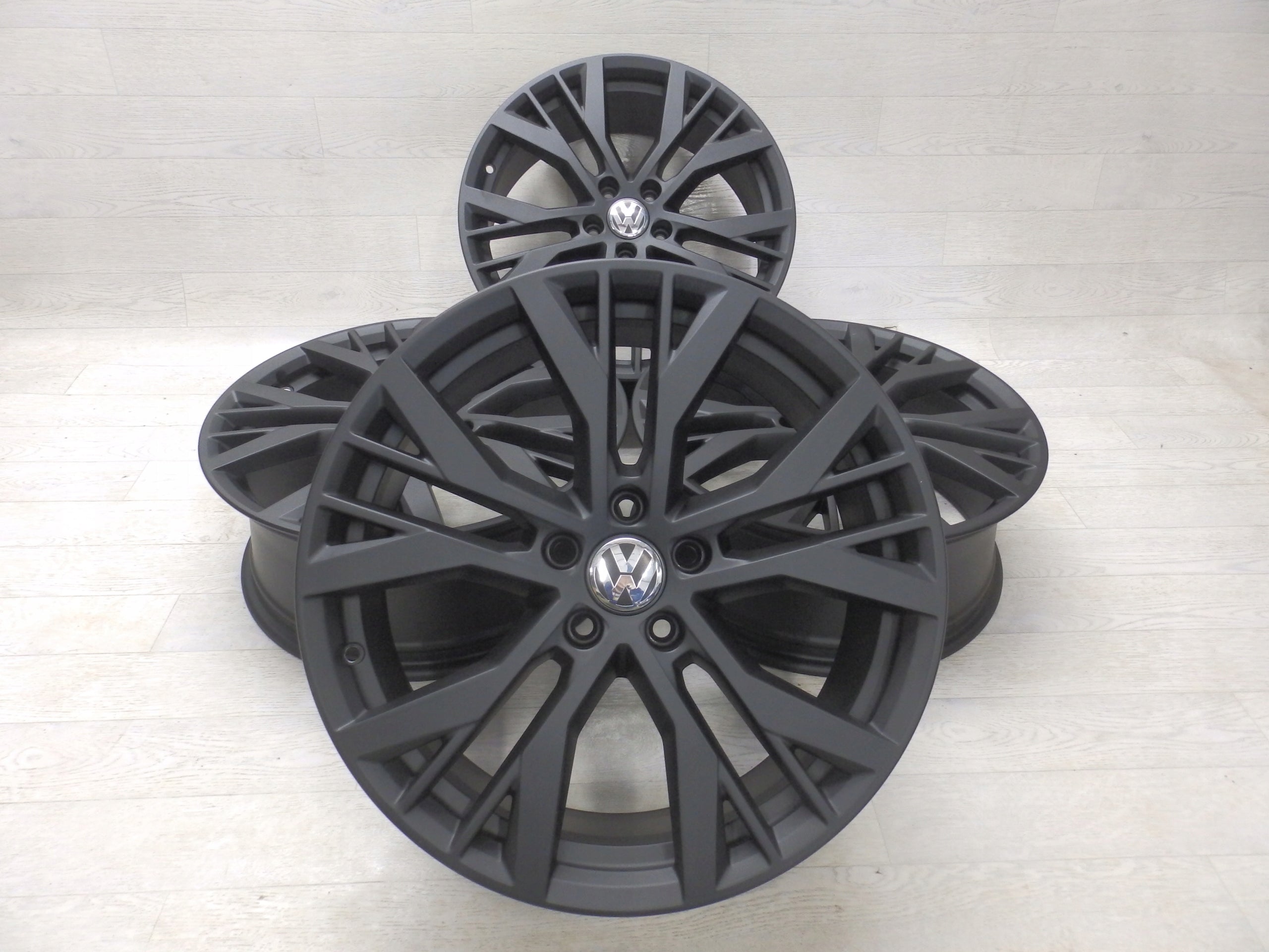 Alu Felge Volkswagen Golf VII Golf Golf V Golf VI T5 19 Zoll 7.5J 5x112 51ET 5G0601025AW