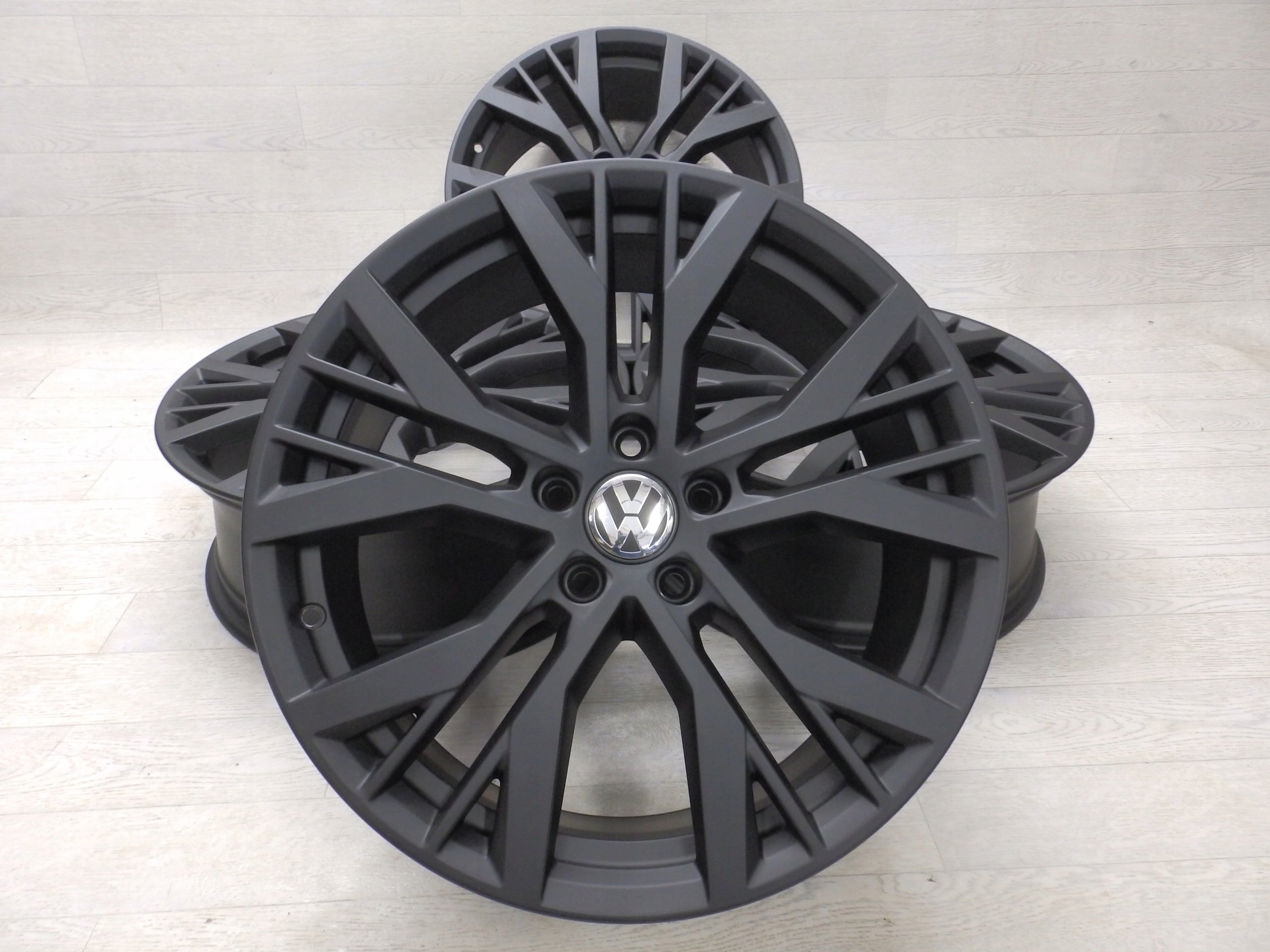 Alu Felge Volkswagen Golf VII Golf Golf V Golf VI T5 19 Zoll 7.5J 5x112 51ET 5G0601025AW