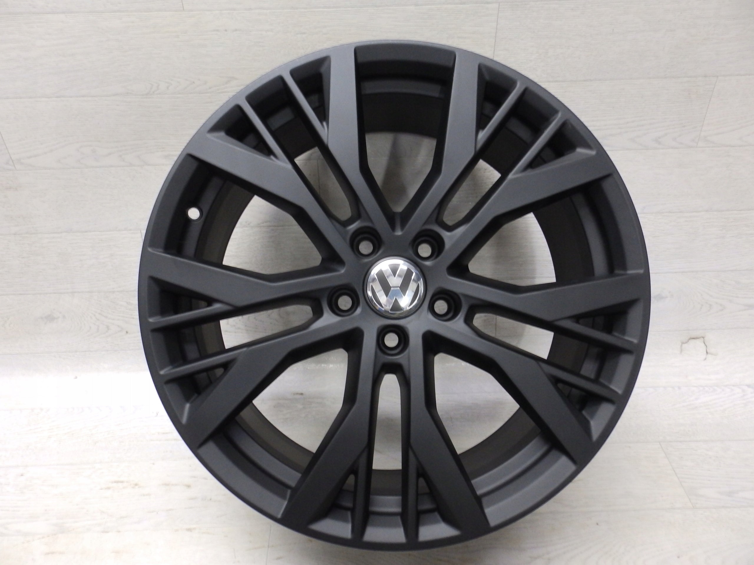 Alu Felge Volkswagen Golf VII Golf Golf V Golf VI T5 19 Zoll 7.5J 5x112 51ET 5G0601025AW