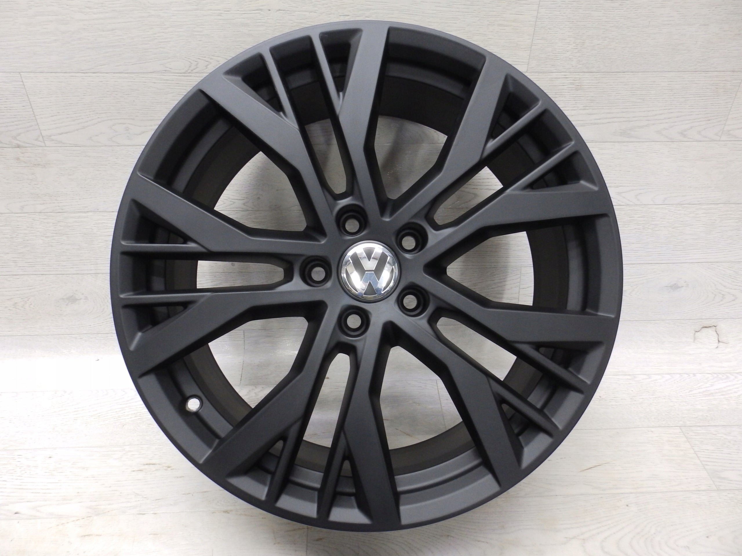 Alu Felge Volkswagen Golf VII Golf Golf V Golf VI T5 19 Zoll 7.5J 5x112 51ET 5G0601025AW