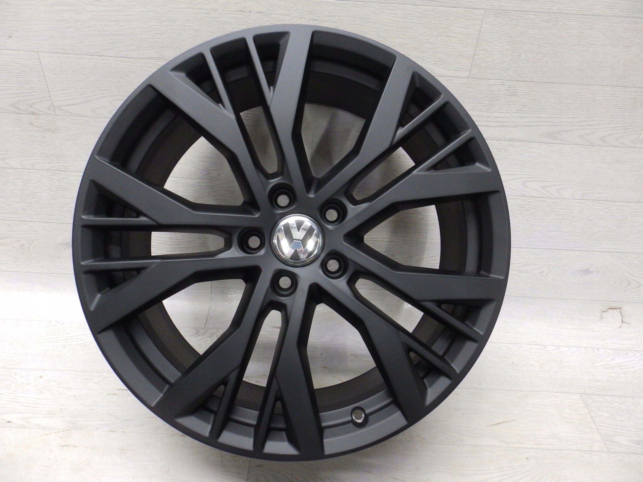 Alu Felge Volkswagen Golf VII Golf Golf V Golf VI T5 19 Zoll 7.5J 5x112 51ET 5G0601025AW