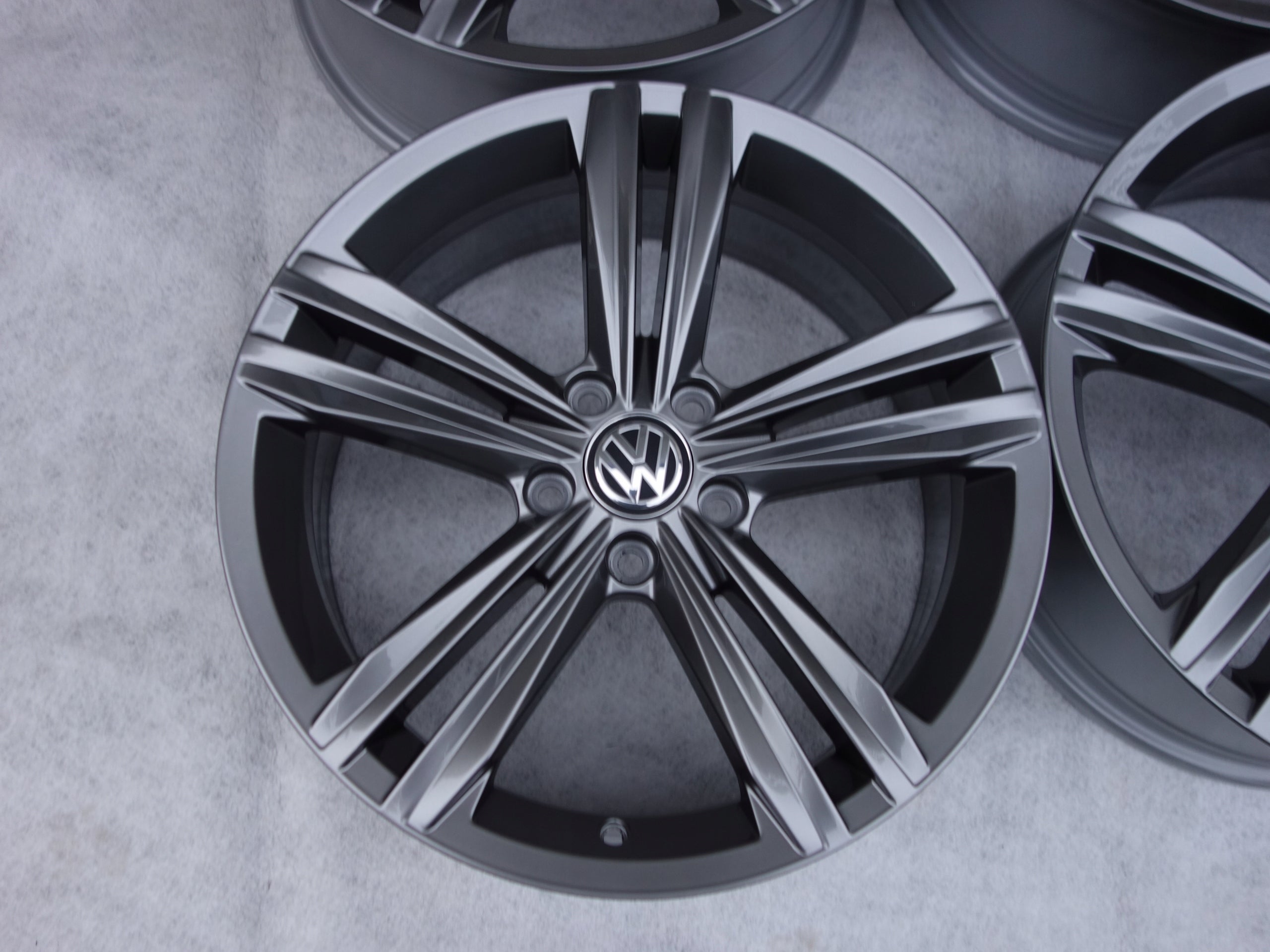 Alu Felge Volkswagen Golf VII Golf Tiguan Golf V Golf VI 18 Zoll 7.0J 5x112 45ET 2GA601025G