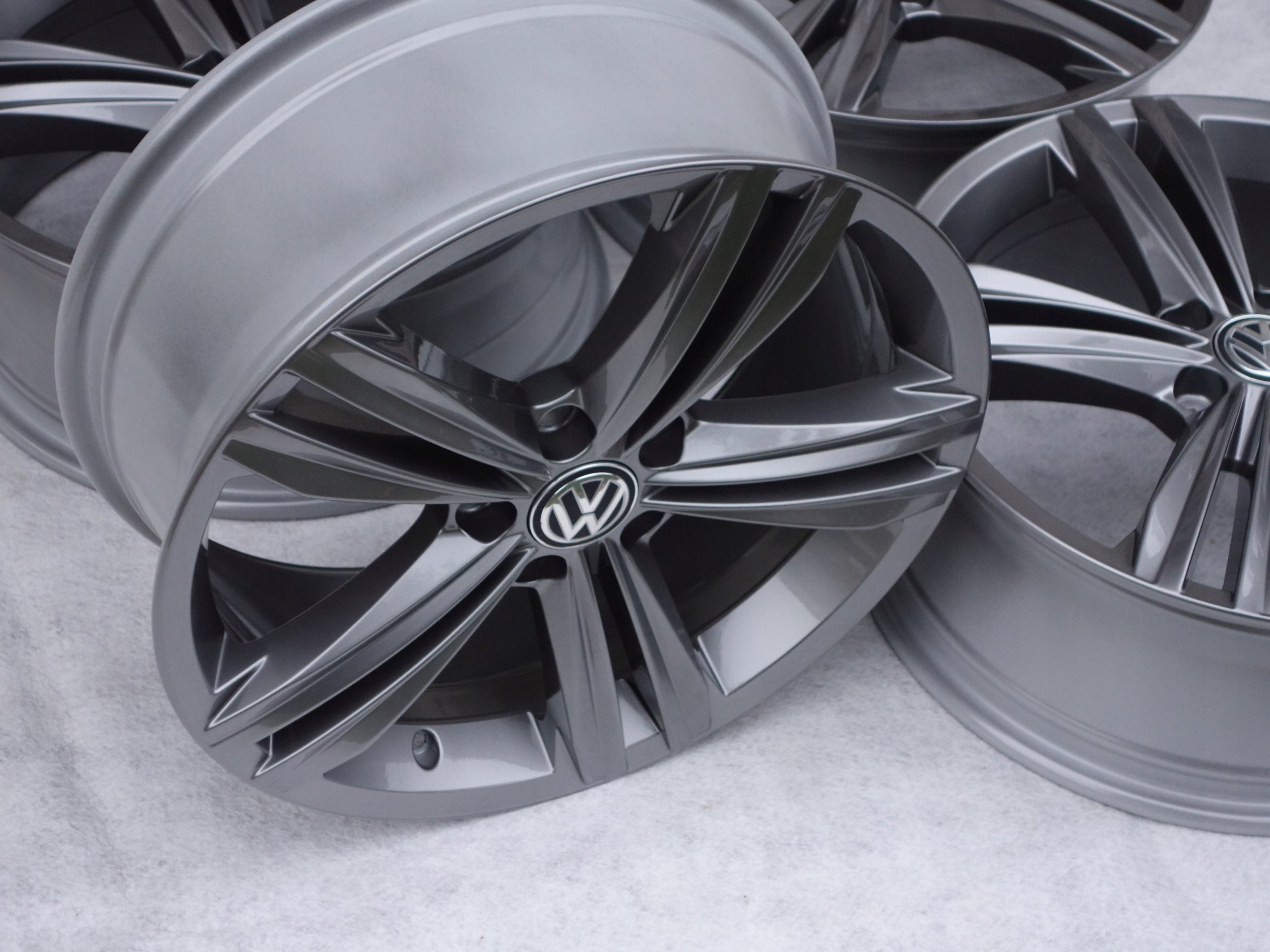 Alu Felge Volkswagen Golf VII Golf Tiguan Golf V Golf VI 18 Zoll 7.0J 5x112 45ET 2GA601025G