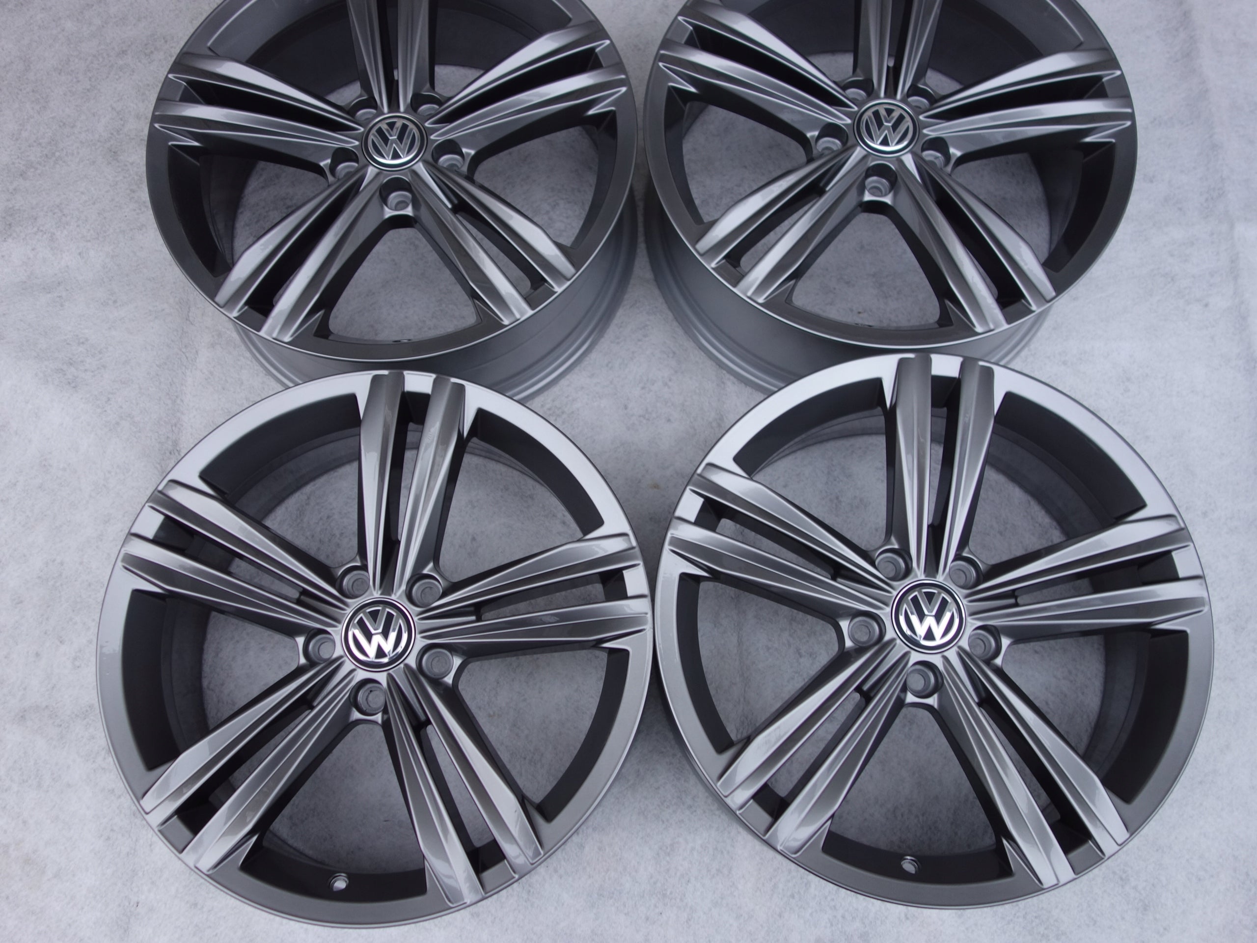 Alu Felge Volkswagen Golf VII Golf Tiguan Golf V Golf VI 18 Zoll 7.0J 5x112 45ET 2GA601025G