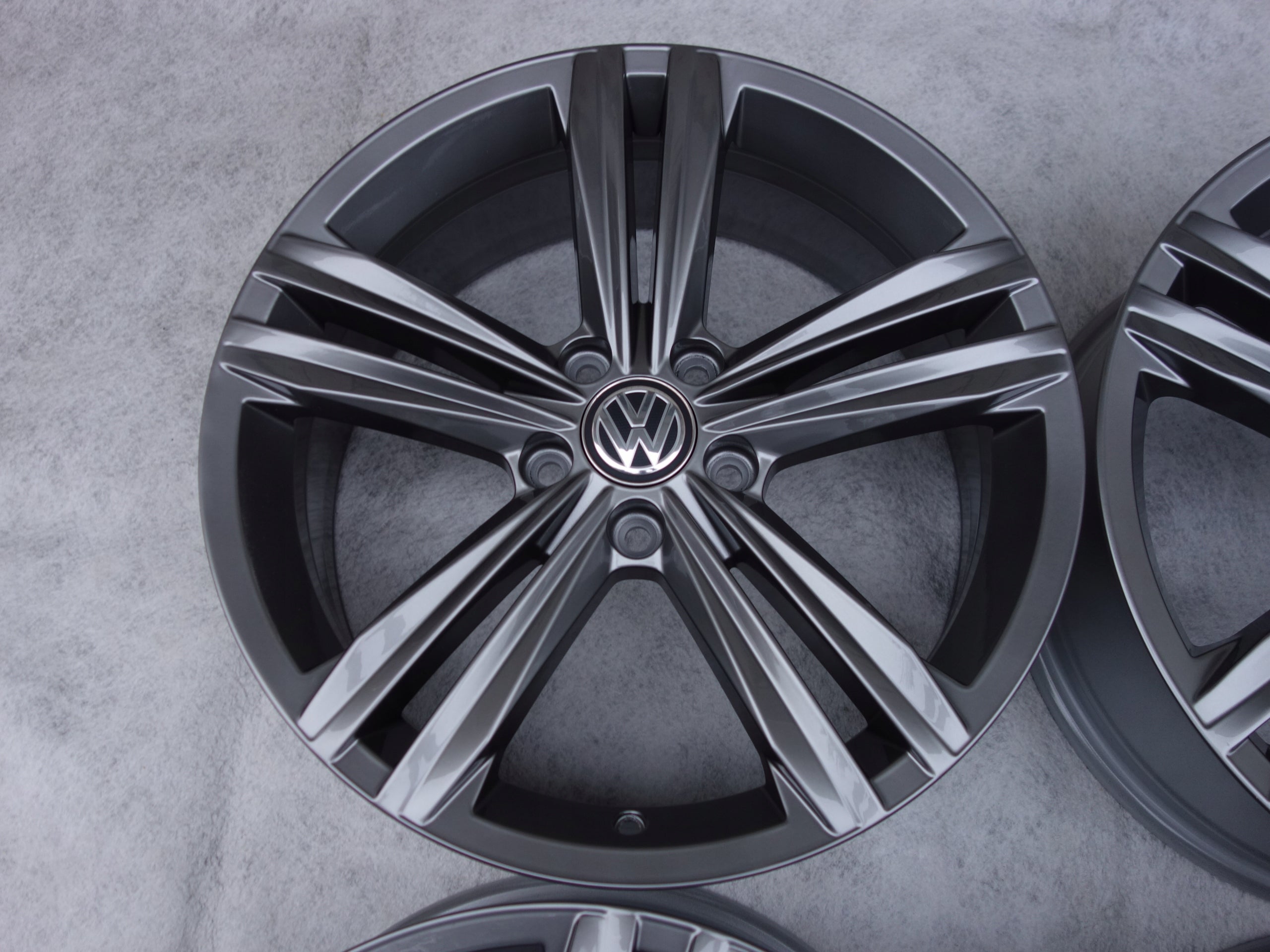 Alu Felge Volkswagen Golf VII Golf Tiguan Golf V Golf VI 18 Zoll 7.0J 5x112 45ET 2GA601025G