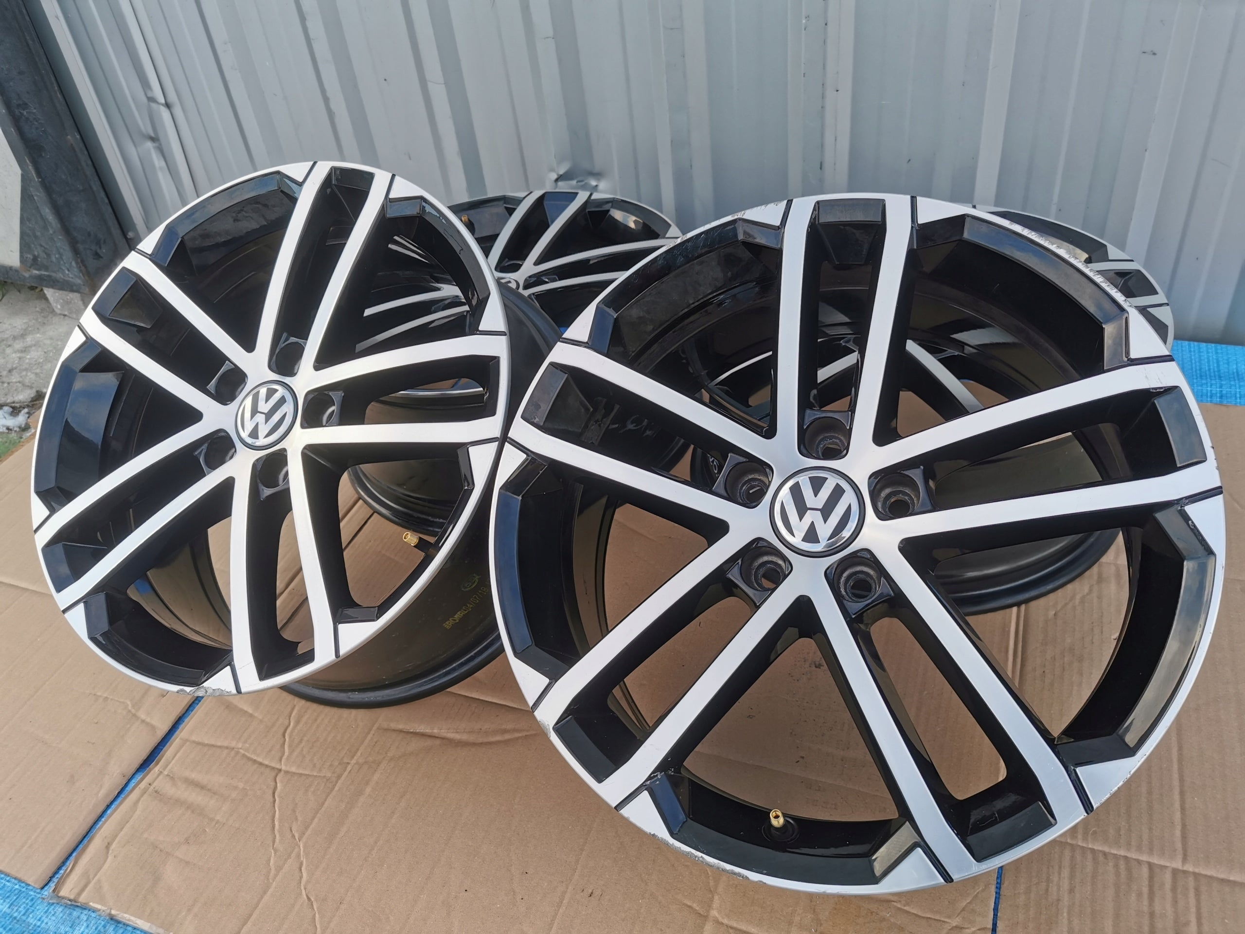 Alu Felge Volkswagen Golf VII Golf Golf V Golf VI T4 18 Zoll 7.5J 5x112 49ET 5G0601025AQ