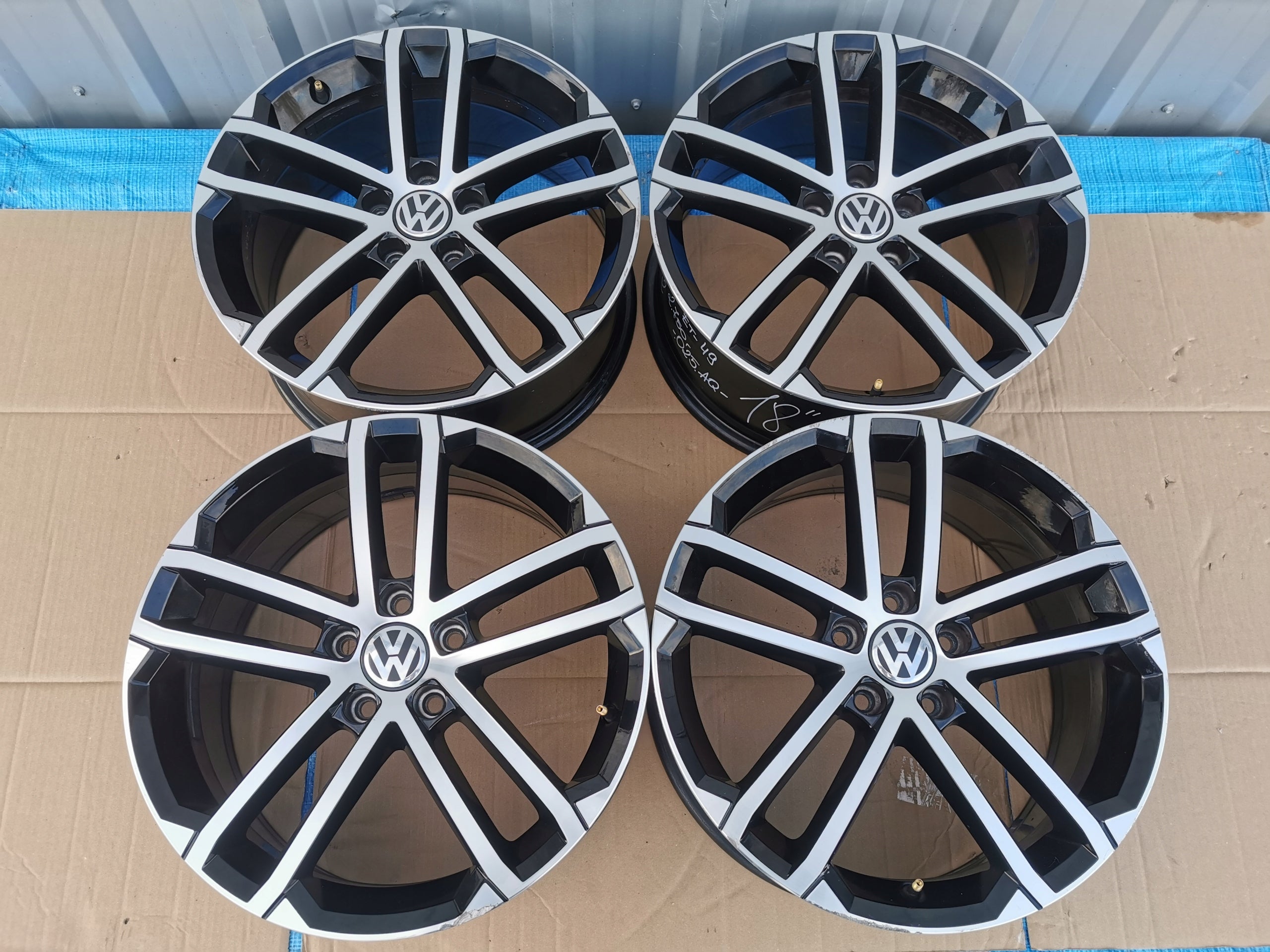 Alu Felge Volkswagen Golf VII Golf Golf V Golf VI T4 18 Zoll 7.5J 5x112 49ET 5G0601025AQ