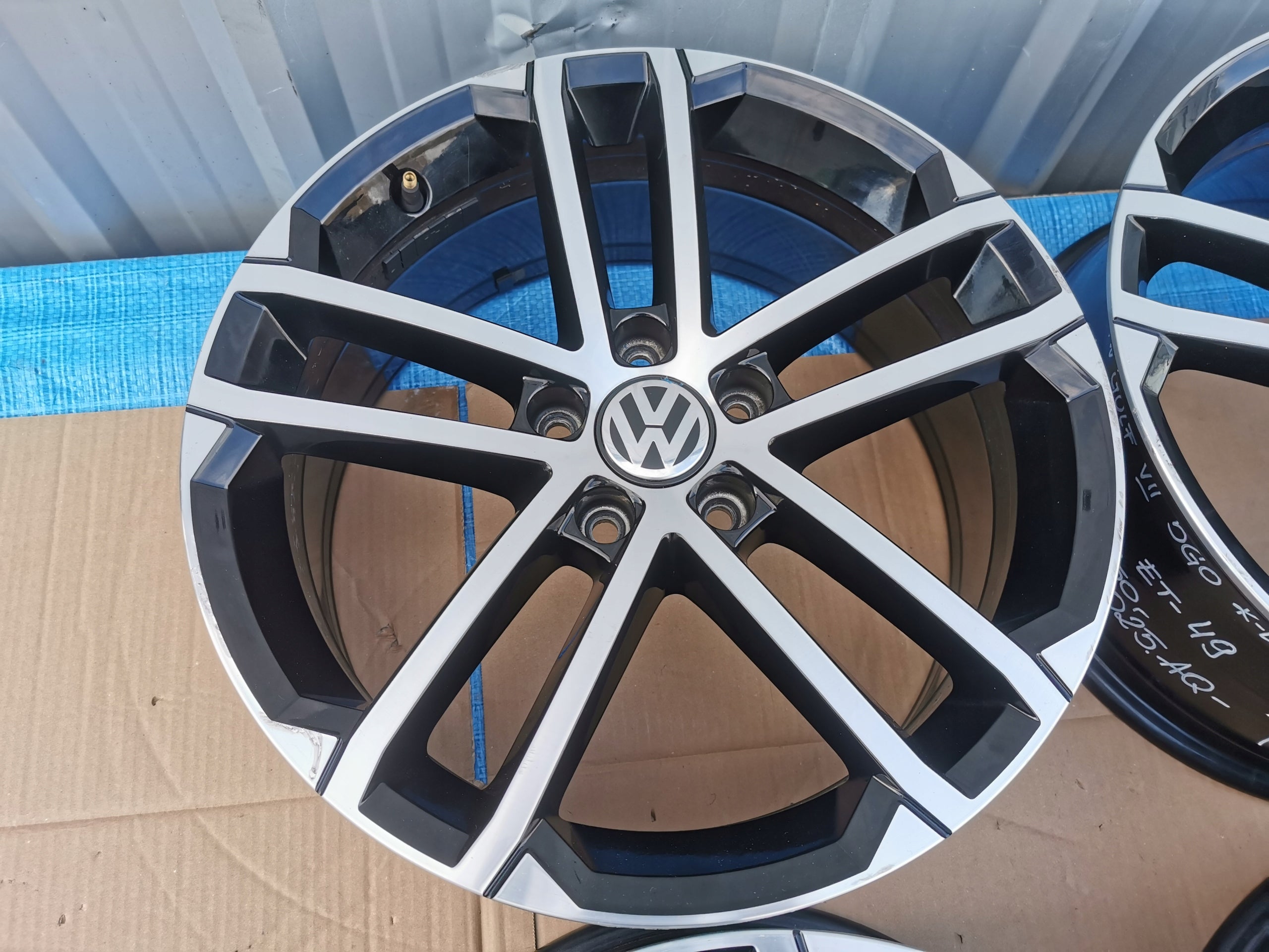 Alu Felge Volkswagen Golf VII Golf Golf V Golf VI T4 18 Zoll 7.5J 5x112 49ET 5G0601025AQ