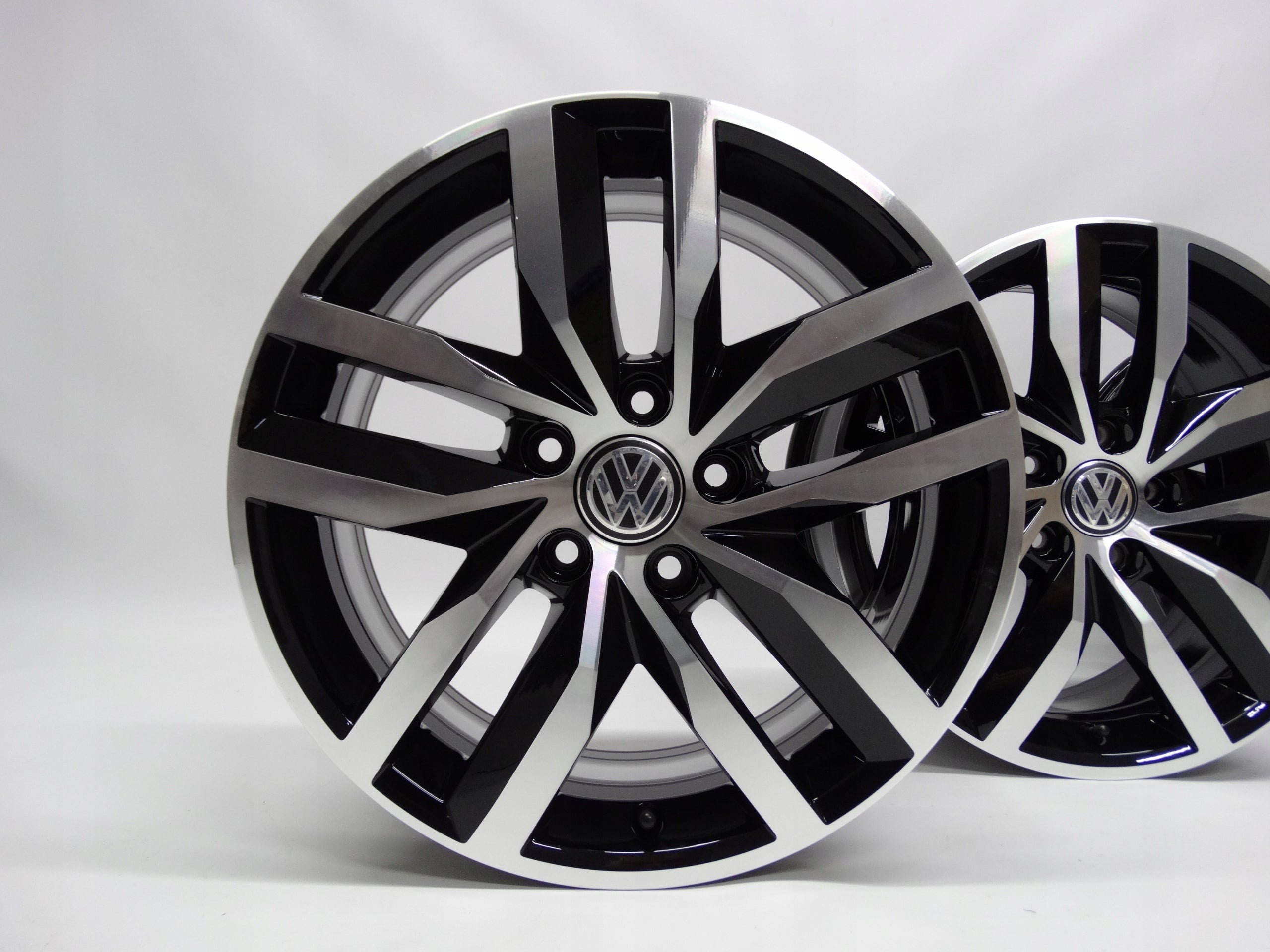 Alu Felge Volkswagen Golf V Golf VII Golf VI Golf 17 Zoll 7.0J 5x112 49ET 5G0601025D