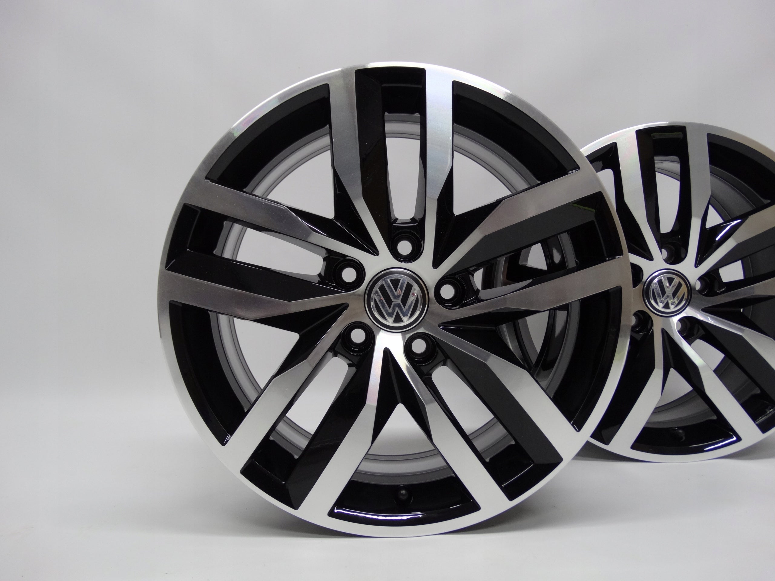 Alu Felge Volkswagen Golf V Golf VII Golf VI Golf 17 Zoll 7.0J 5x112 49ET 5G0601025D