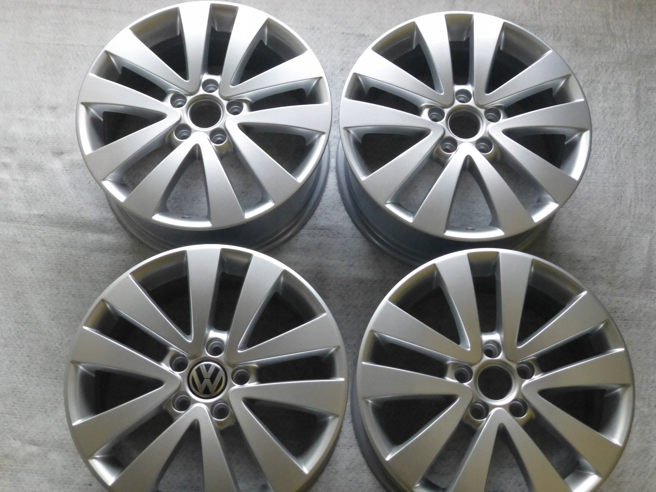 Alu Felge Volkswagen Golf Jetta Golf VI Golf V Touran 17 Zoll 5x112