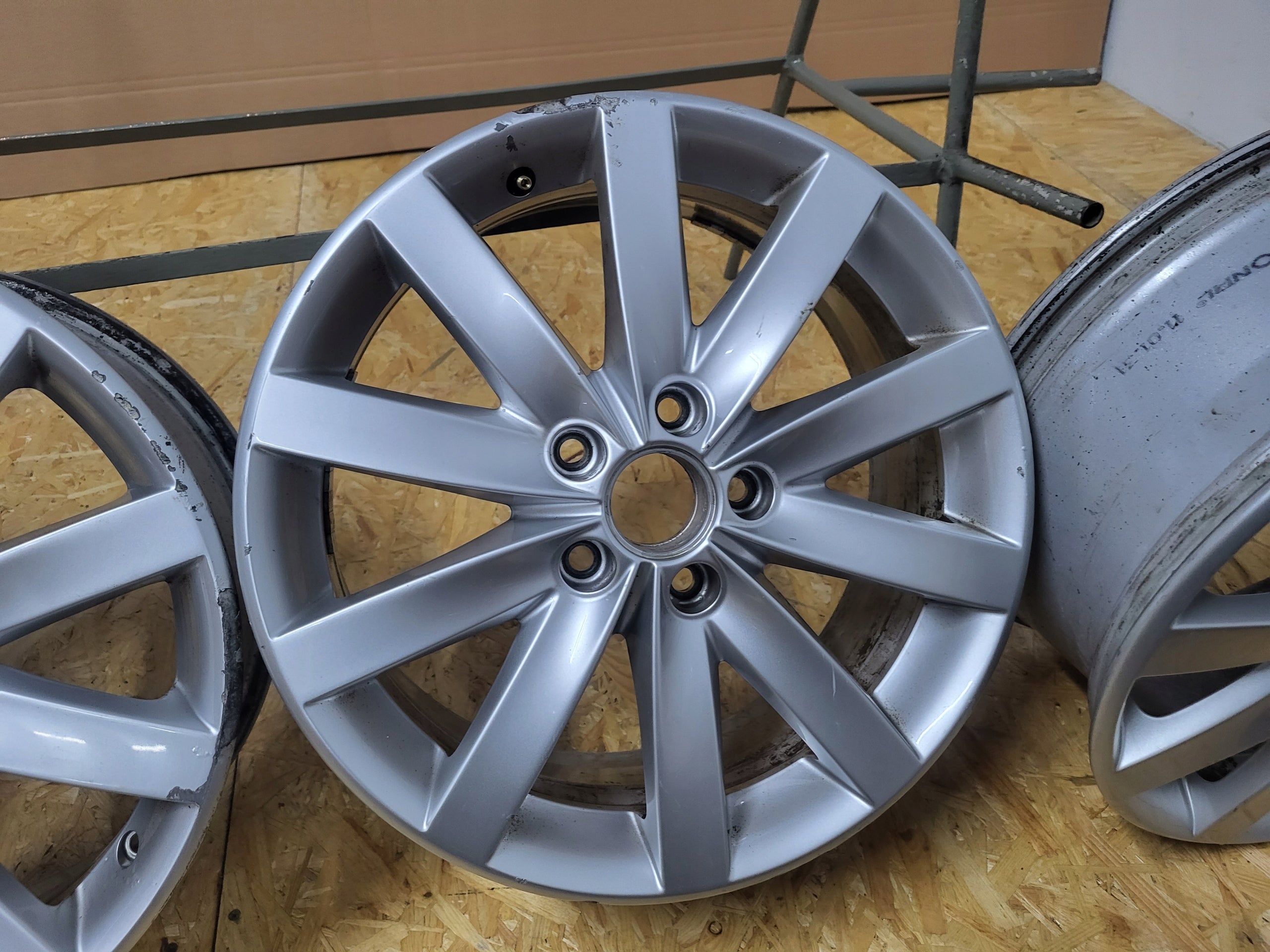 Alu Felge Volkswagen Golf Golf V Golf VI Jetta Touran 17 Zoll 7.0J 5x112 5K0601025F