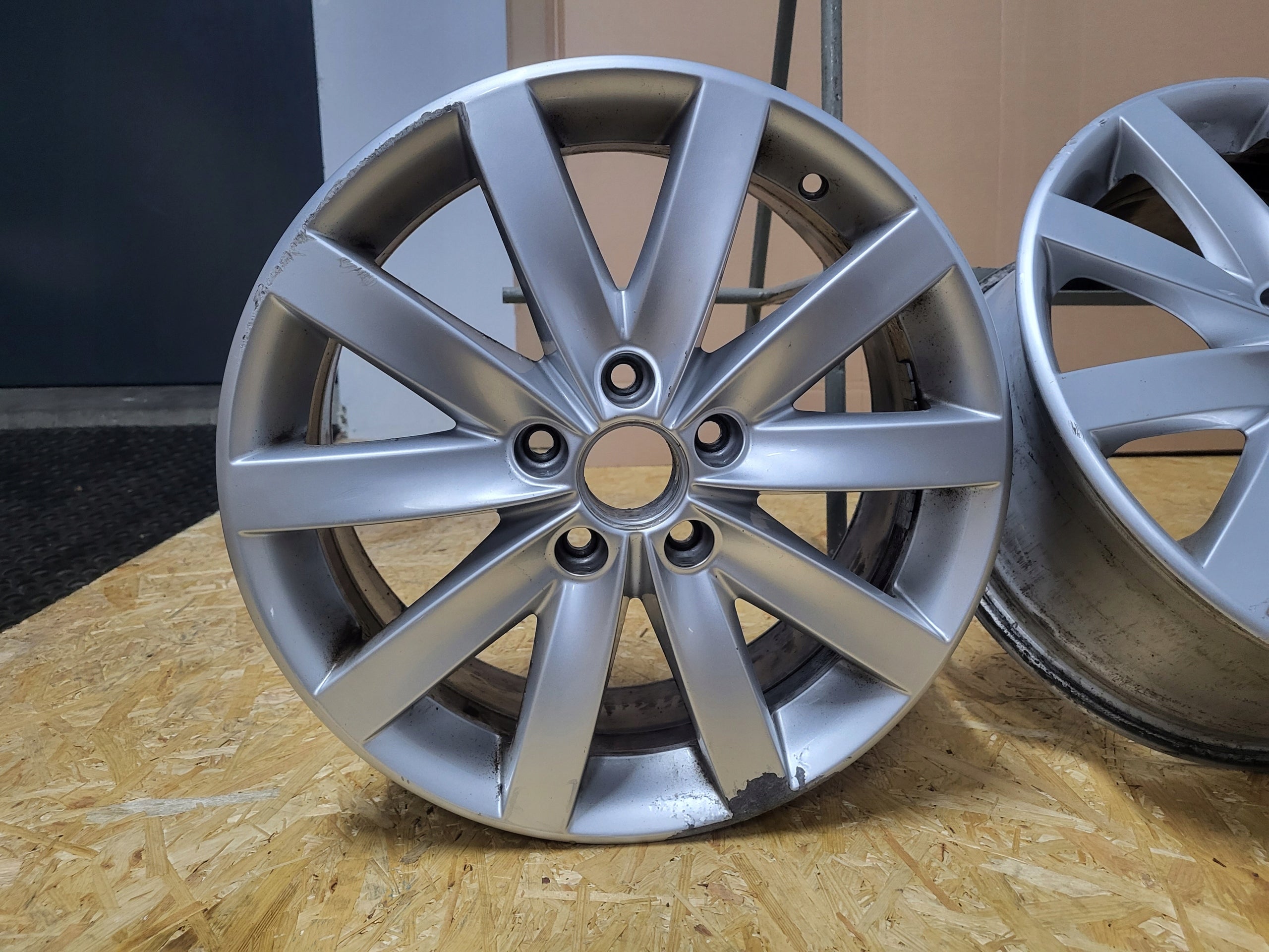 Alu Felge Volkswagen Golf Golf V Golf VI Jetta Touran 17 Zoll 7.0J 5x112 5K0601025F