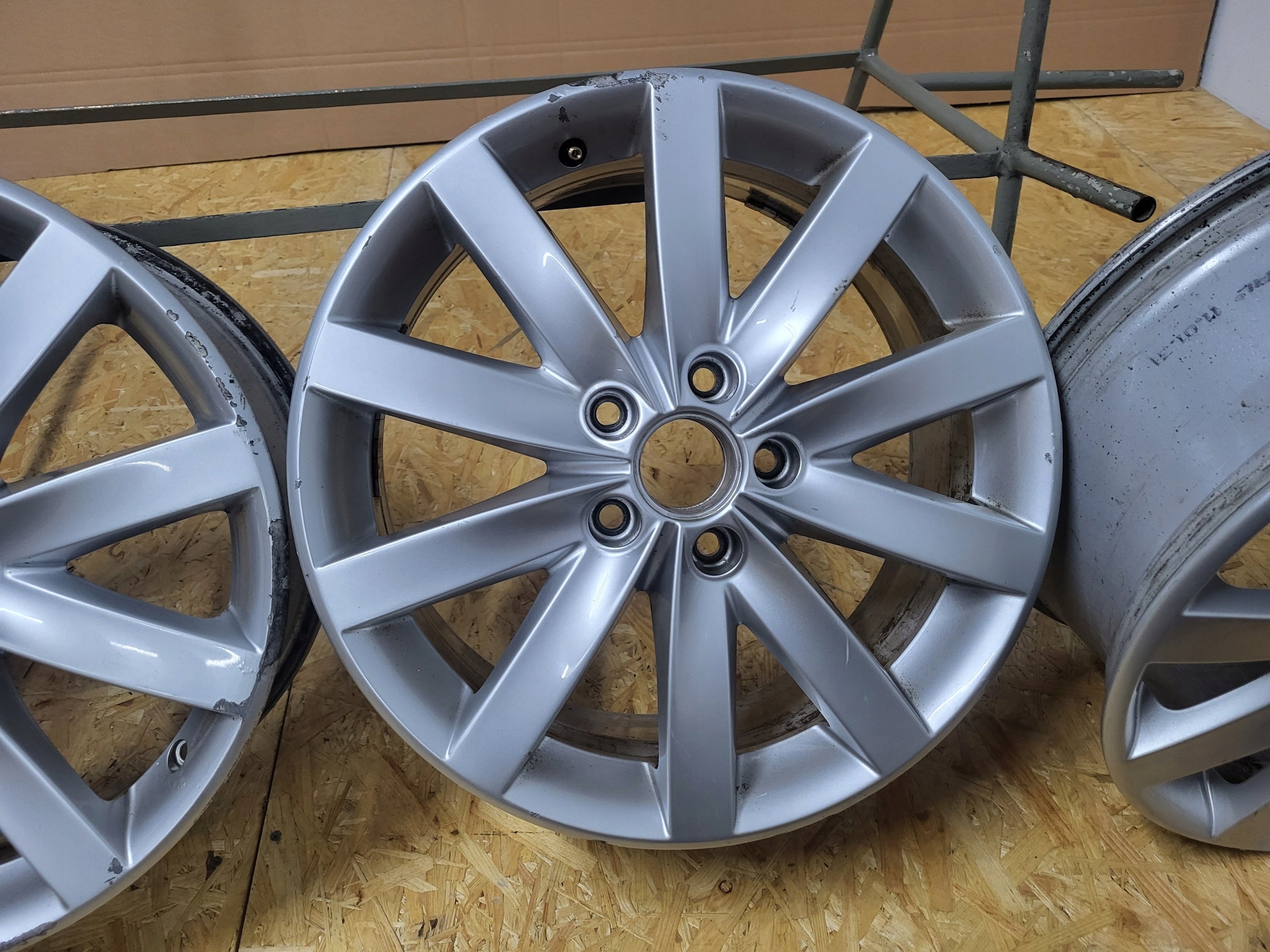 Alu Felge Volkswagen Golf Golf V Golf VI Jetta Touran 17 Zoll 7.0J 5x112 5K0601025F