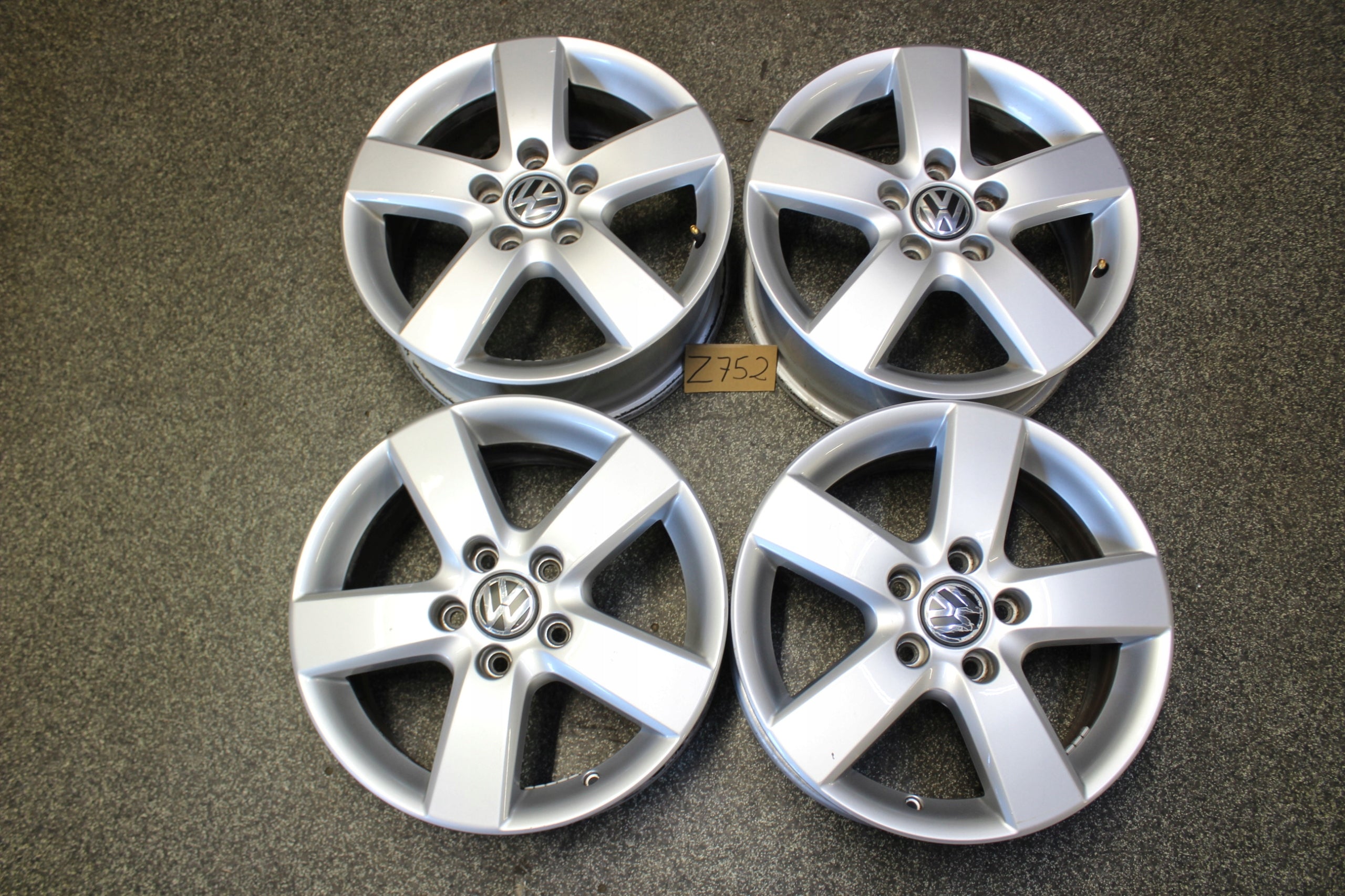 Alu Felge Volkswagen Passat Golf Golf V Touran T5 16 Zoll 6.5J 5x112 50ET 1T0601025M