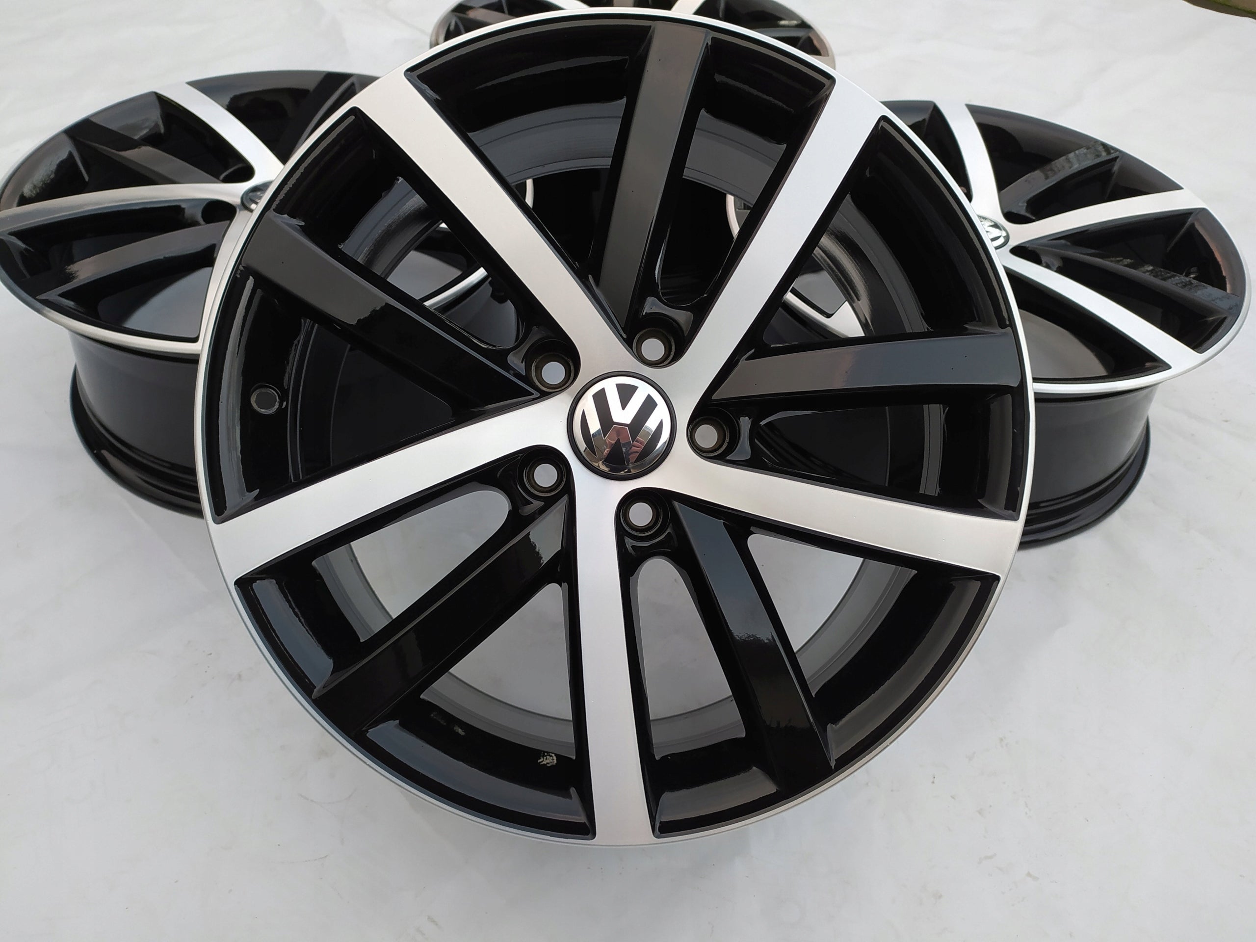 Alu Felge Volkswagen Golf V T5 Touran Golf 18 Zoll 7.5J 5x112 51ET 5K0601025L