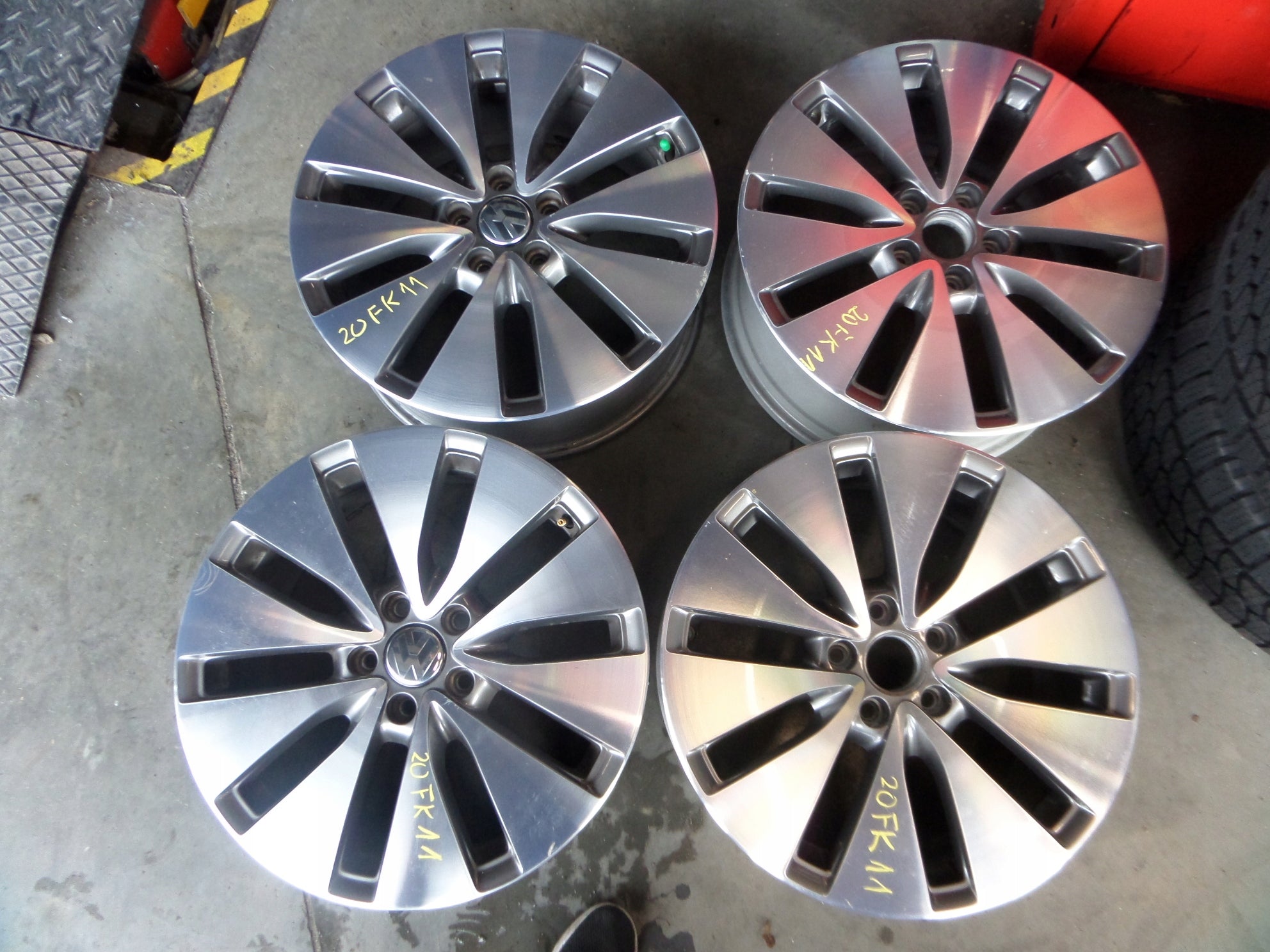  Aluminium rim Volkswagen Golf V T5 Golf 18 inch 7.5J 5x112 51ET 1K0601025BE  product image