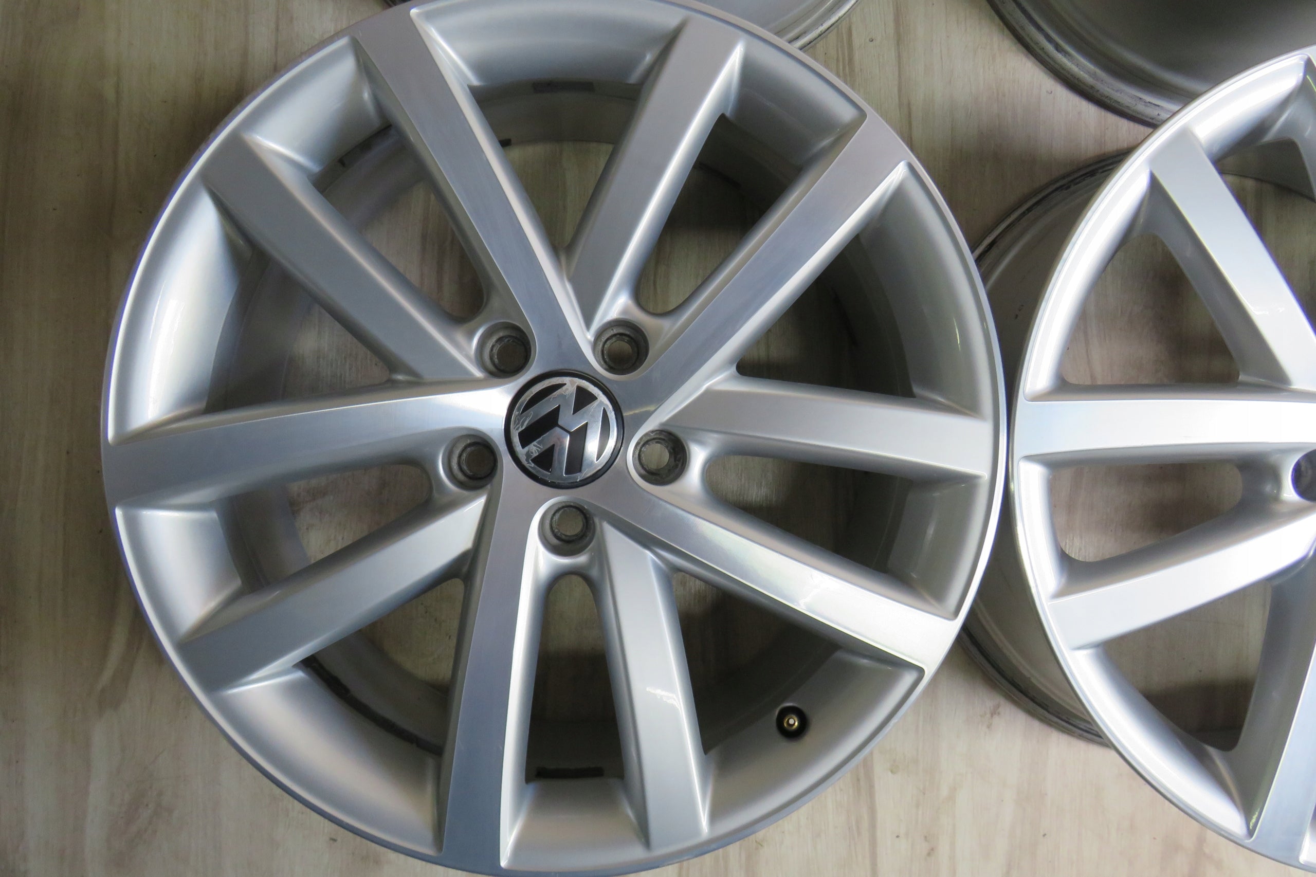 Alu Felge Volkswagen Golf V Golf Touran Aluminum rim 18 Zoll 7.5J 5x112 51ET