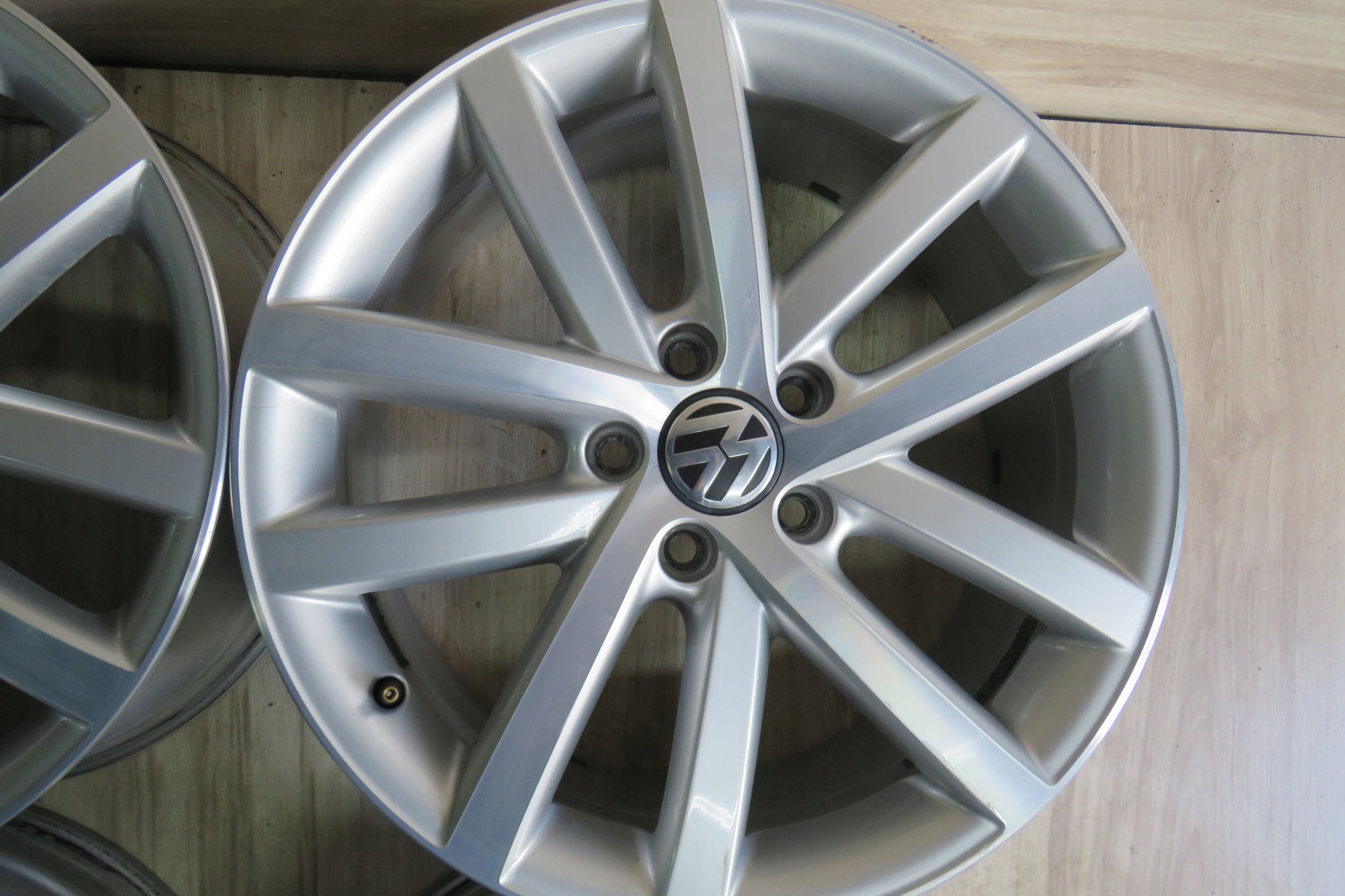 Alu Felge Volkswagen Golf V Golf Touran Aluminum rim 18 Zoll 7.5J 5x112 51ET