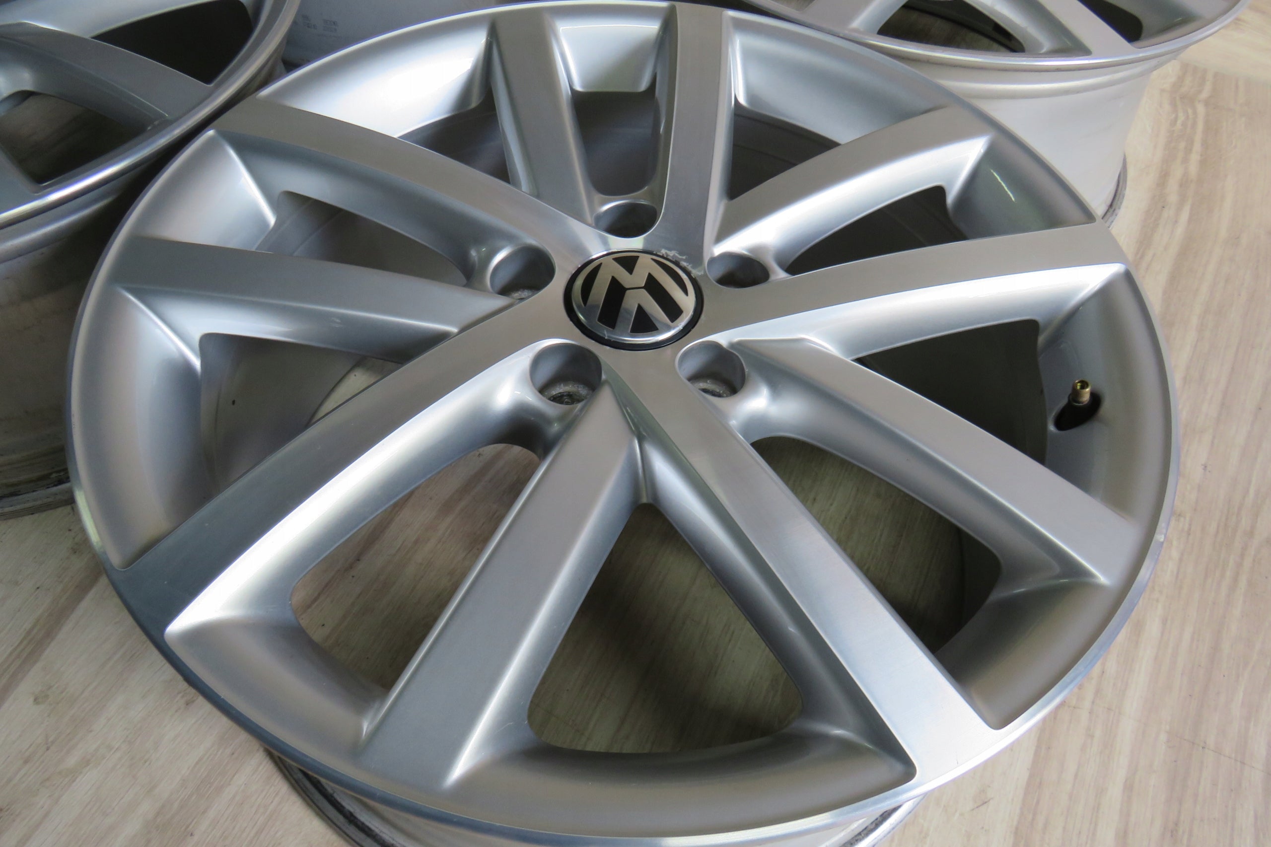 Alu Felge Volkswagen Golf V Golf Touran Aluminum rim 18 Zoll 7.5J 5x112 51ET