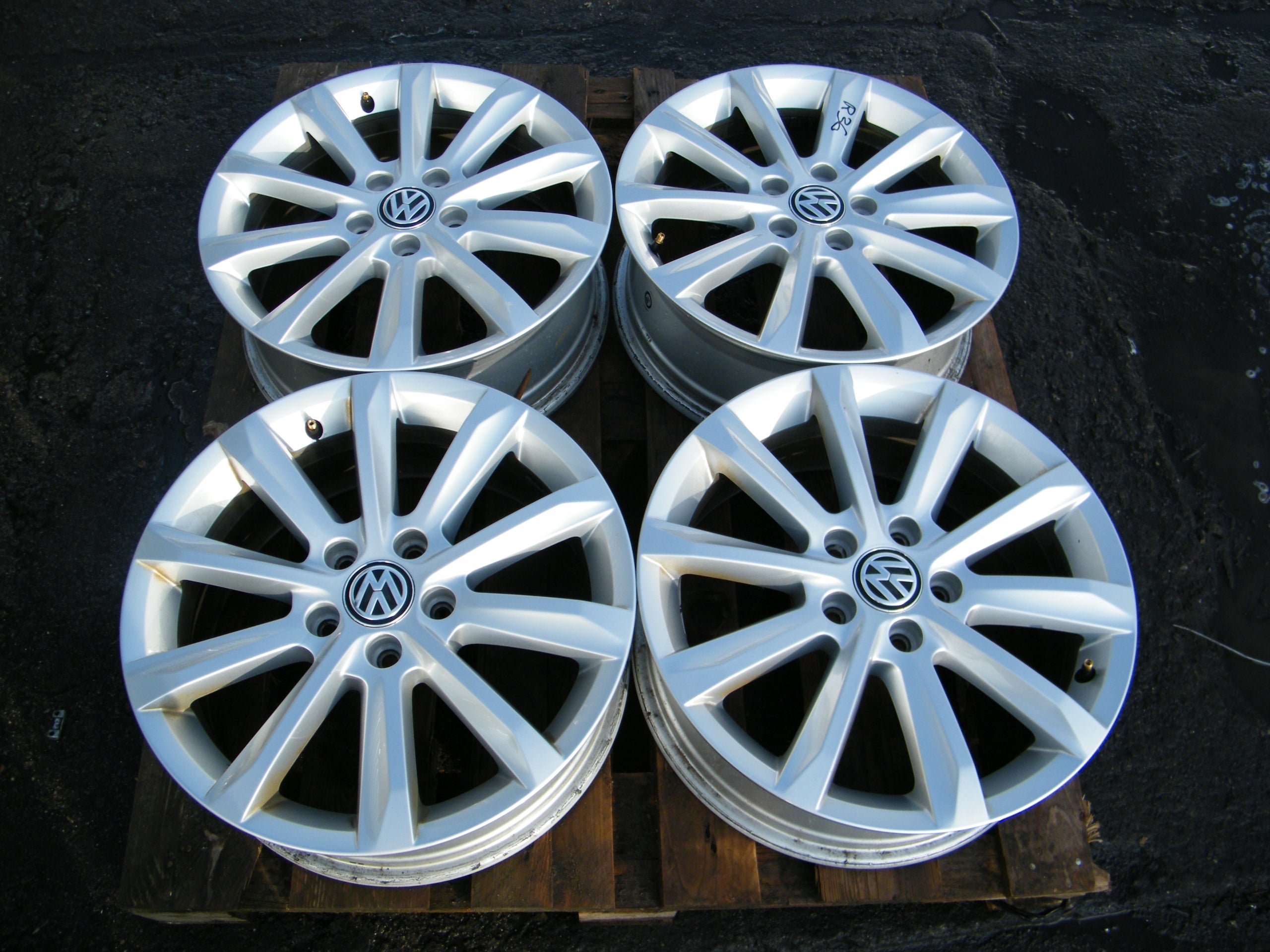 Alu Felge Volkswagen Jetta Passat Golf T4 17 Zoll 6.5J 5x112 41ET 8T0601025B