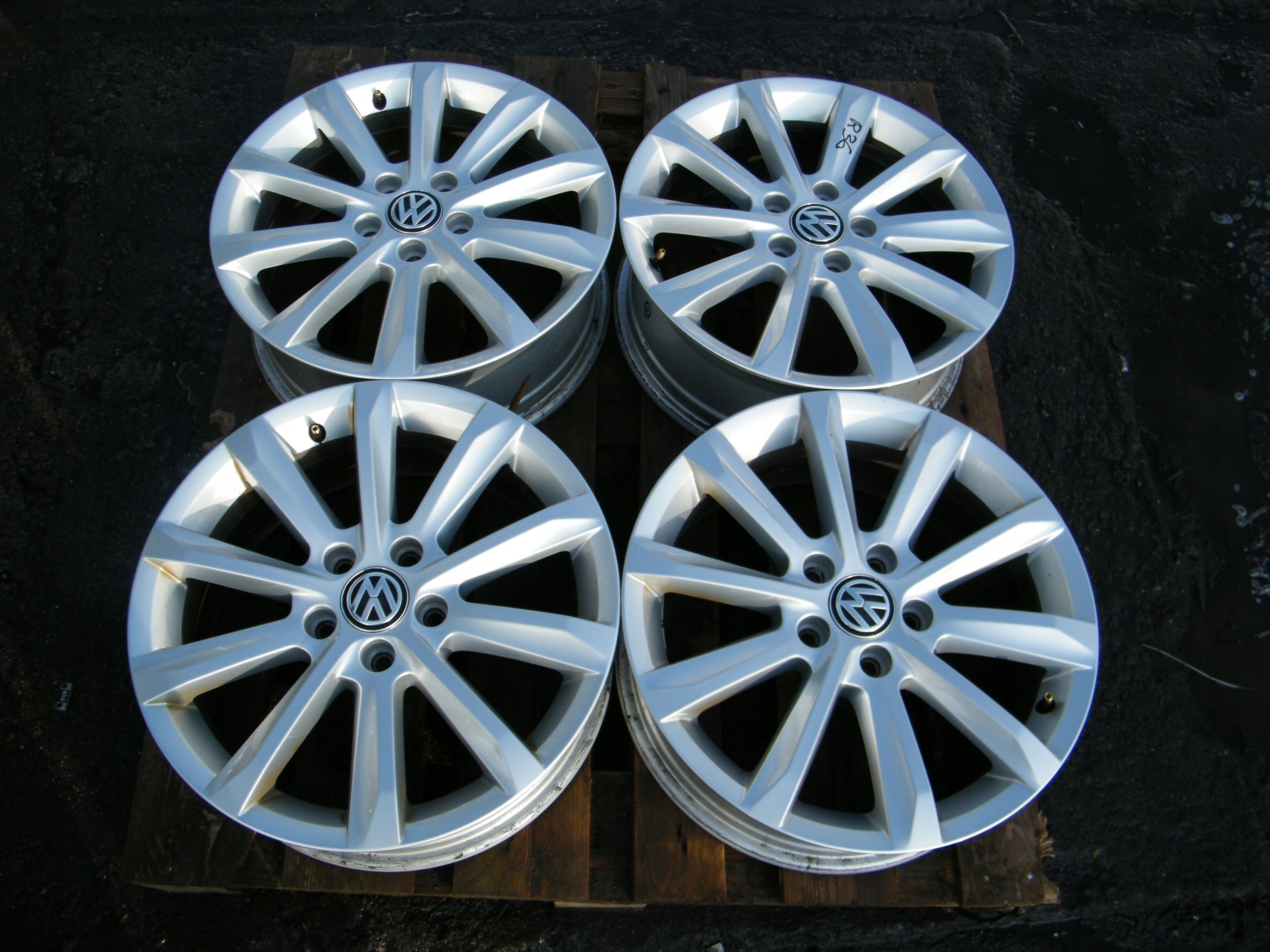 Alu Felge Volkswagen Jetta Passat Golf T4 17 Zoll 6.5J 5x112 41ET 8T0601025B