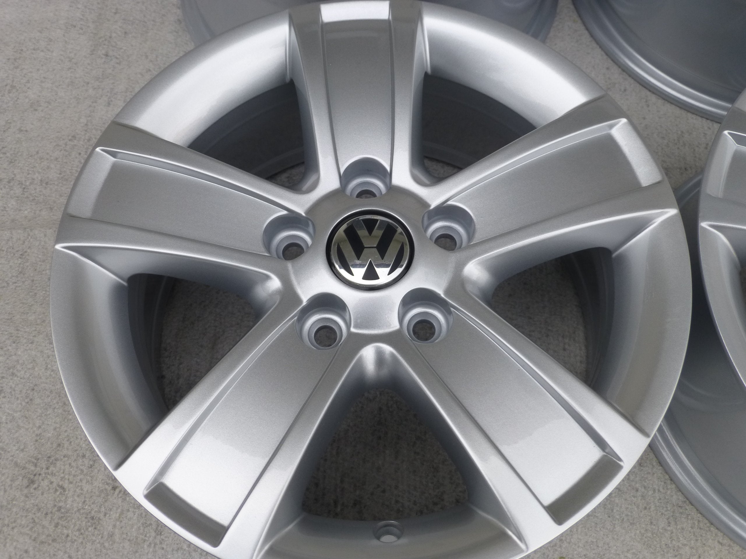 Alu Felge Volkswagen Jetta Passat Touran Golf Aluminum rim 15 Zoll 6.5J 5x112