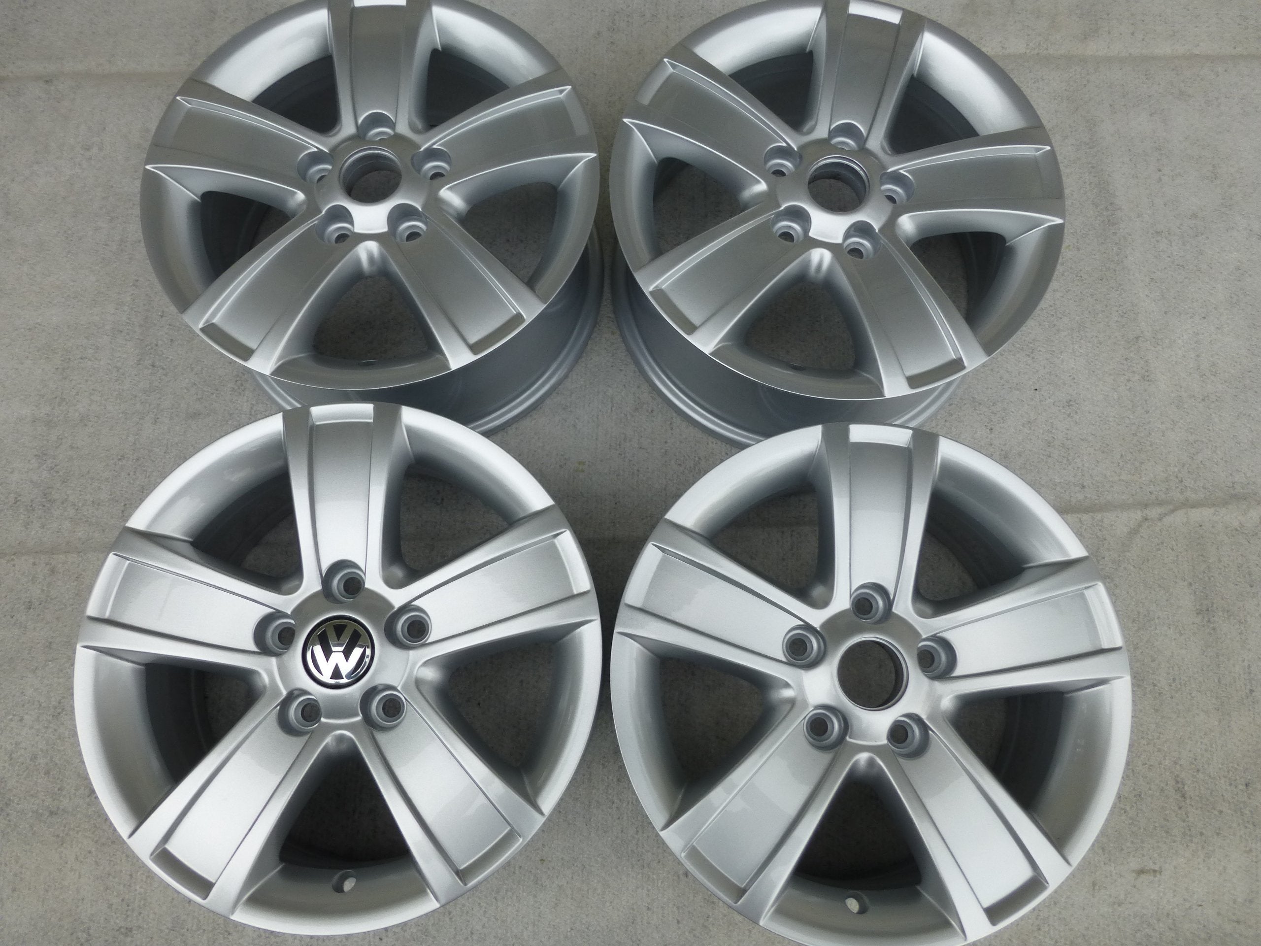 Alu Felge Volkswagen Jetta Passat Touran Golf Aluminum rim 15 Zoll 6.5J 5x112