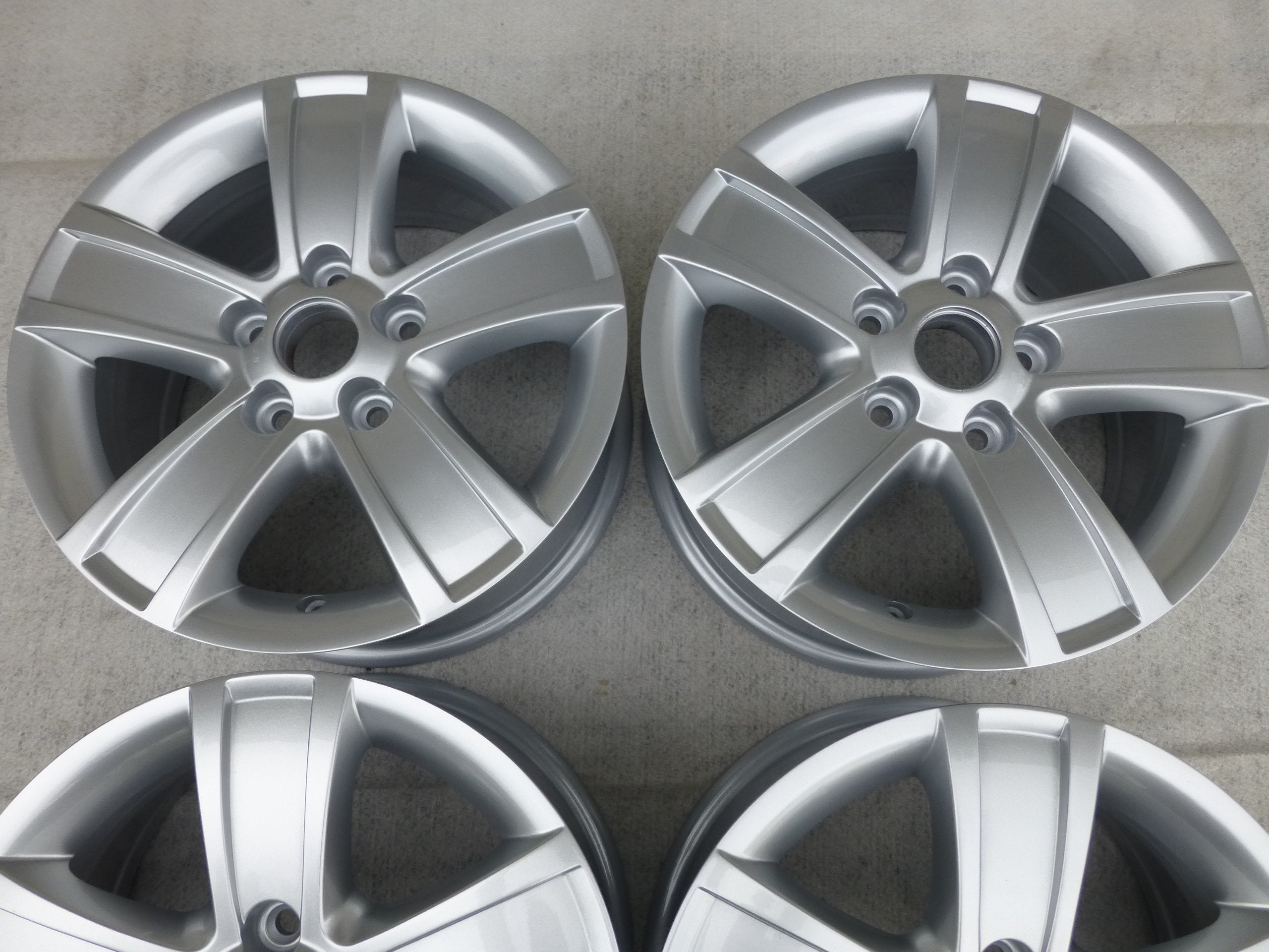 Alu Felge Volkswagen Jetta Passat Touran Golf Aluminum rim 15 Zoll 6.5J 5x112