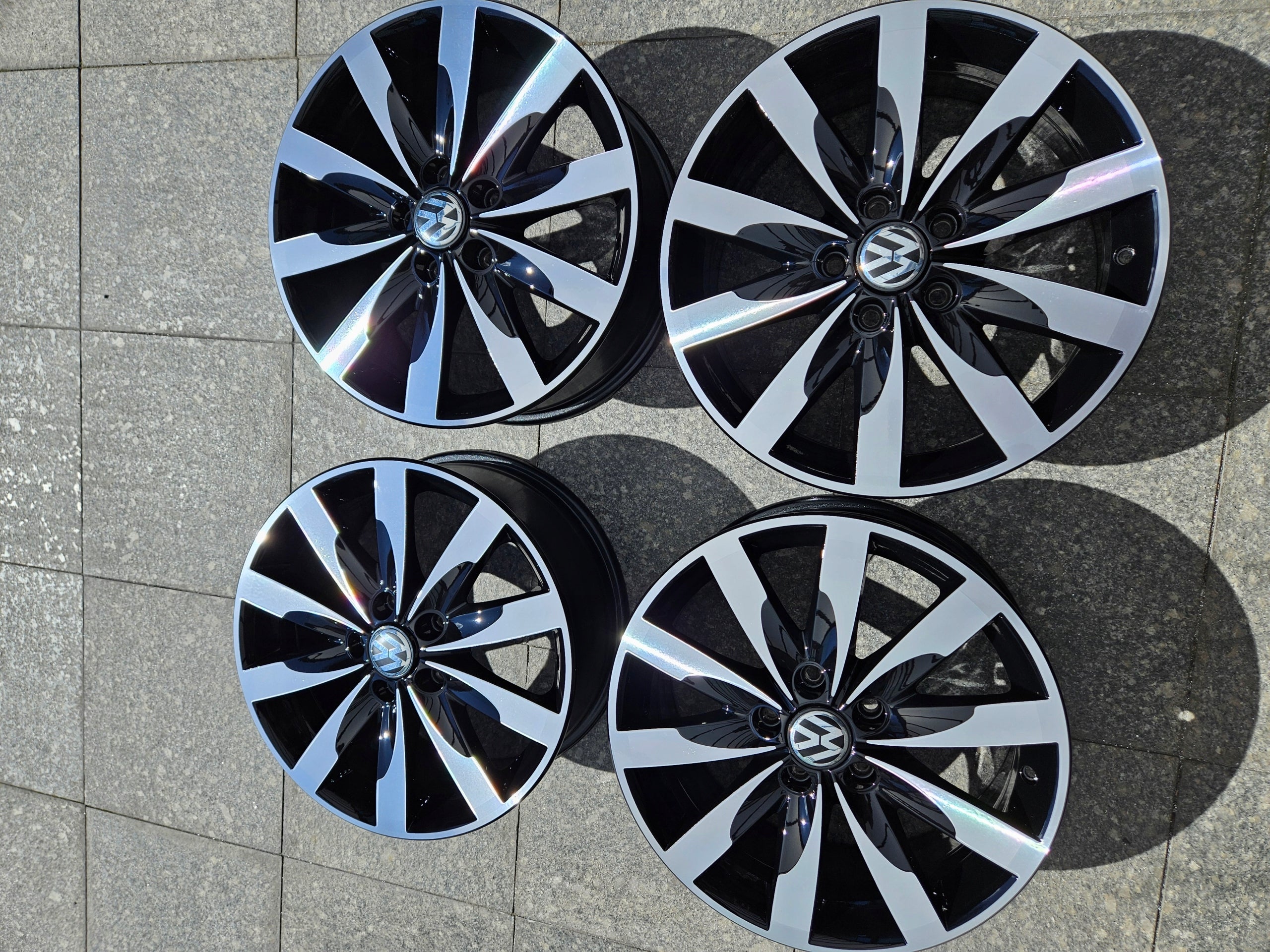  Aluminium rim Volkswagen Jetta Touran Golf 17 inch 7.0J 5x112 54ET 5k0601025f  product image