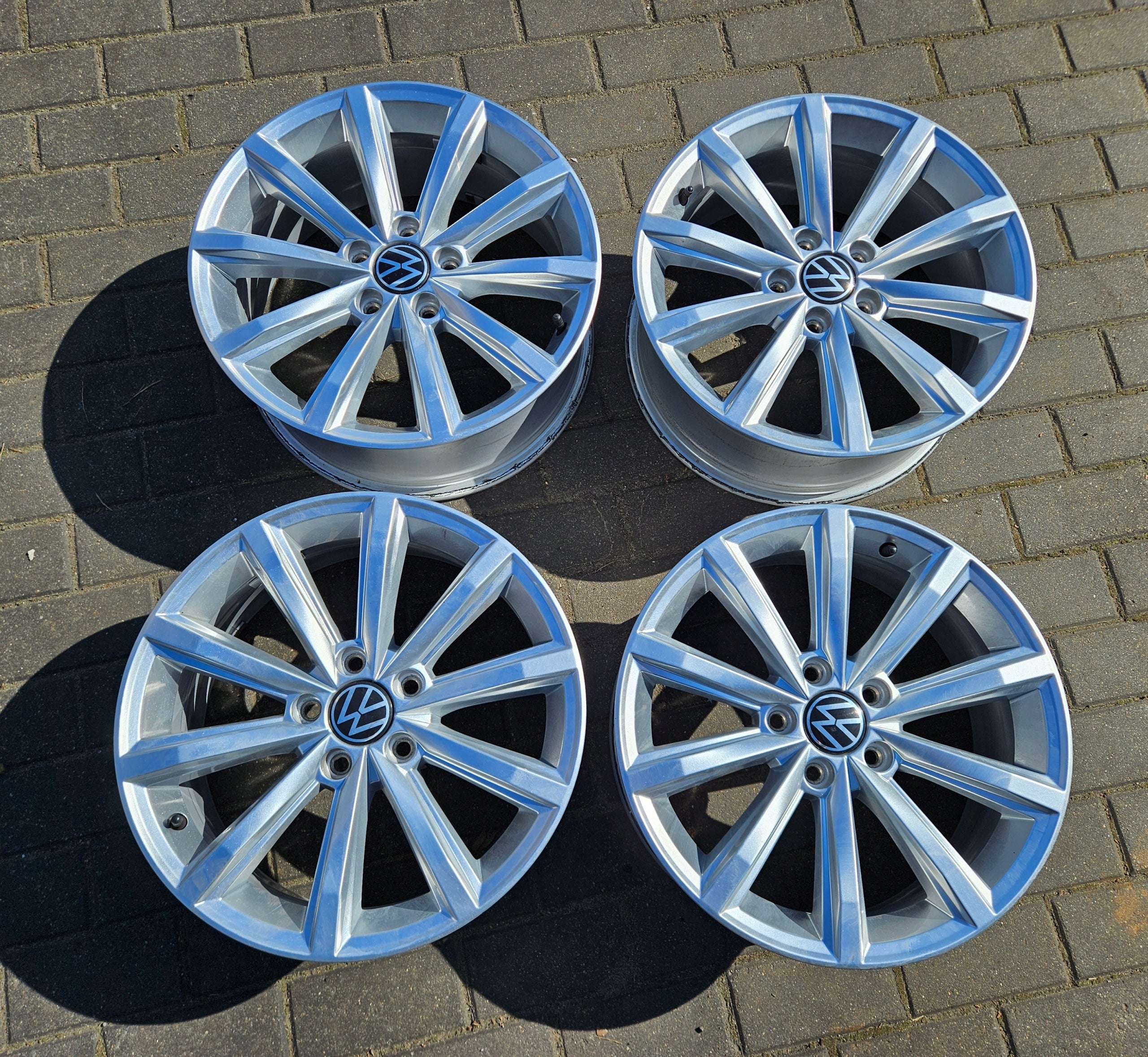  Alu Felge Volkswagen Tiguan Sharan Passat Golf 17 Zoll 7.0J 5x112 40ET product image