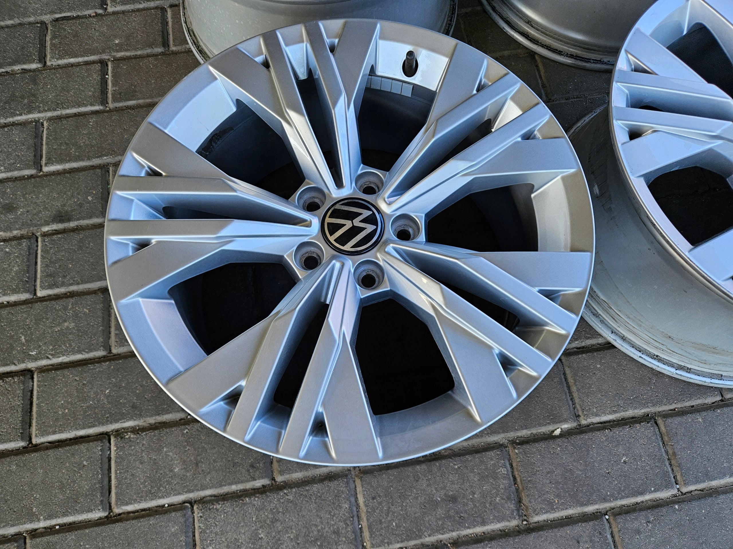 Alu Felge Volkswagen Sharan Tiguan Passat Golf 17 Zoll 7.0J 5x112 38ET