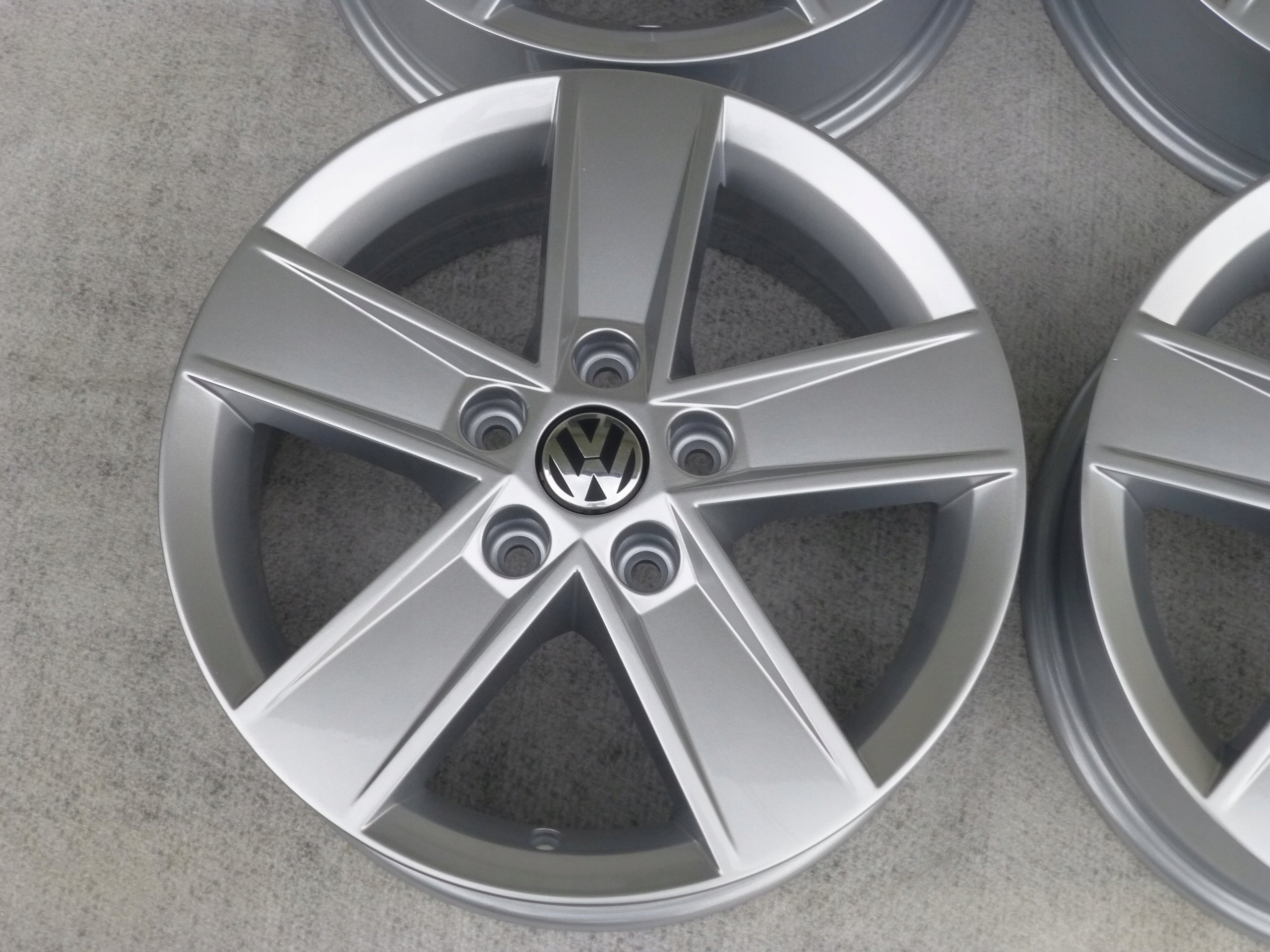 Alu Felge Volkswagen Passat Touran Sharan Golf 16 Zoll 6.0J 5x112 48ET