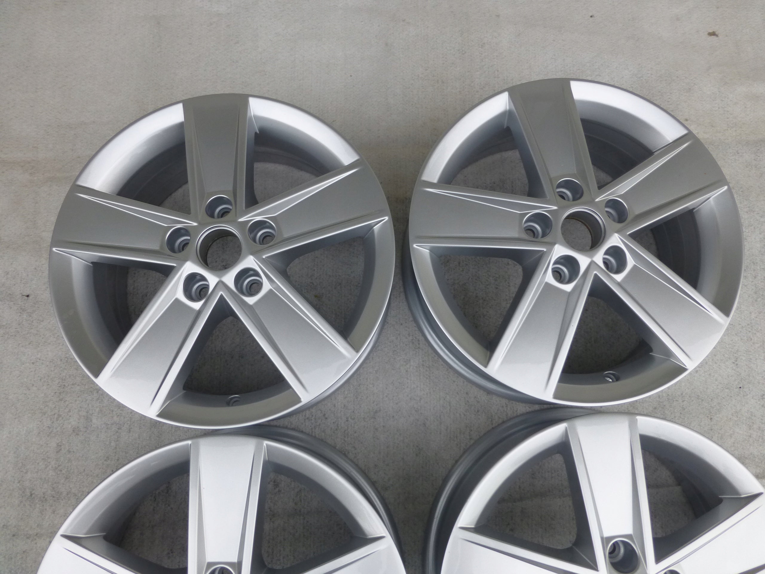 Alu Felge Volkswagen Passat Touran Sharan Golf 16 Zoll 6.0J 5x112 48ET