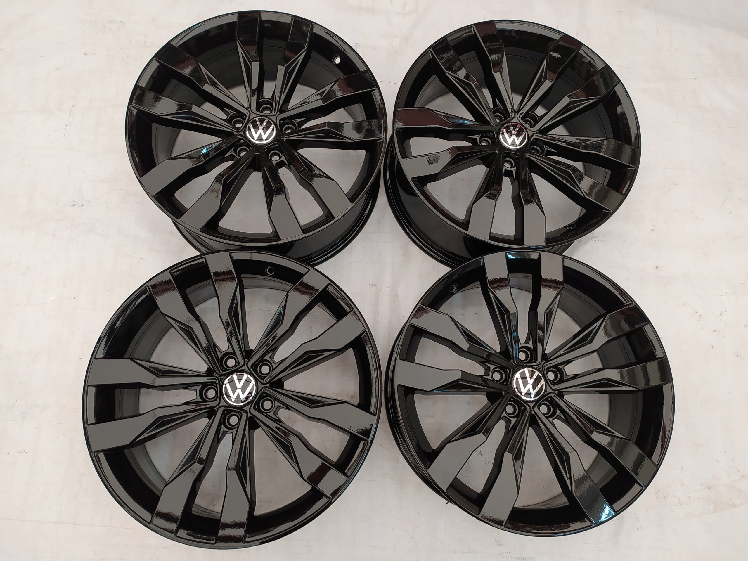 Alu Felge Volkswagen Passat T4 Golf 19 Zoll 8.0J 5x112 47ET 2GA601025