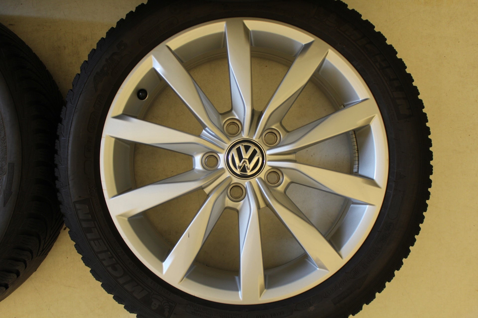 Alu Felge Volkswagen Passat Touran Golf T4 17 Zoll 6.0J 5x112 48ET 5G0601025K