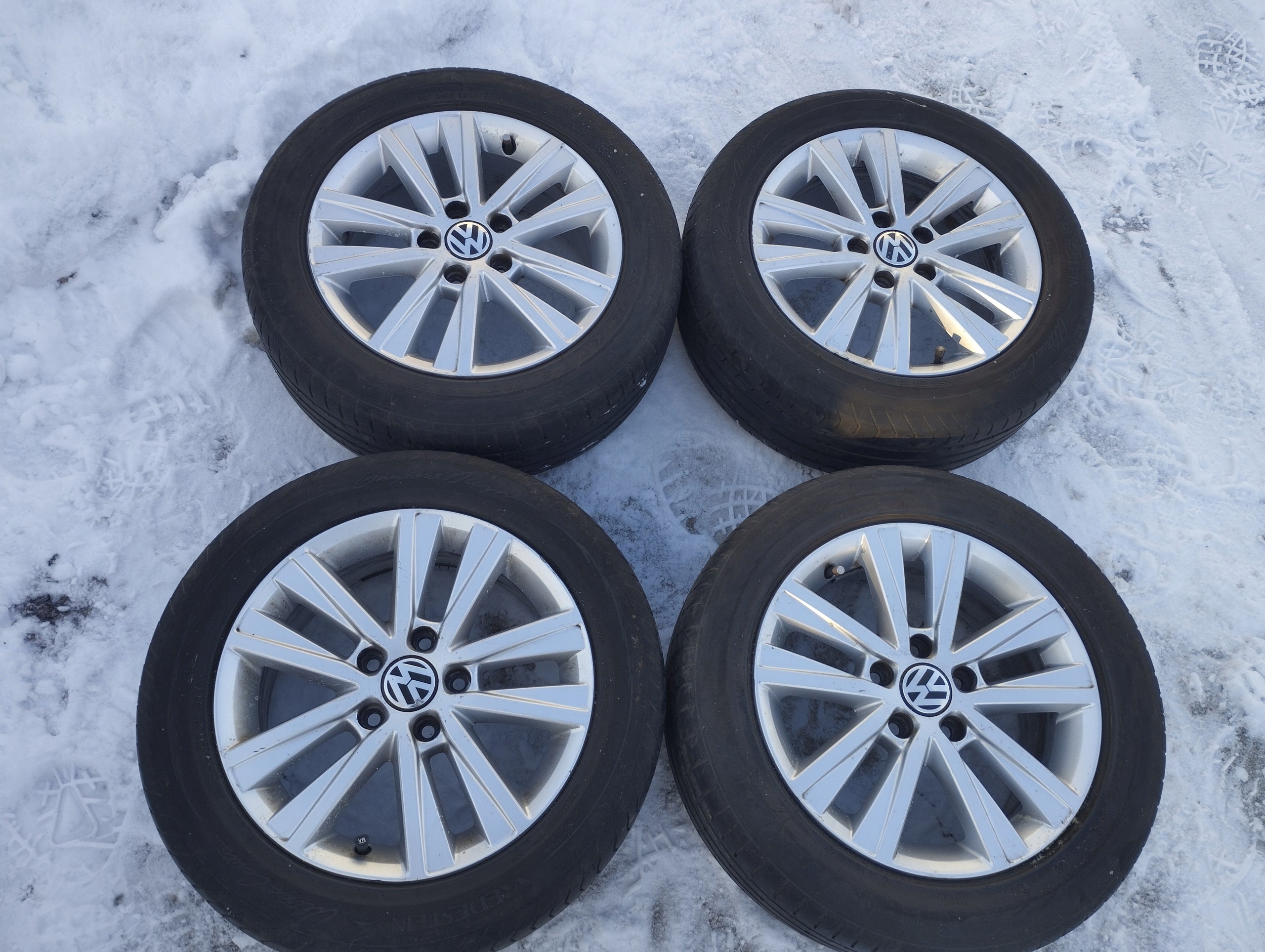 Alu Felge Volkswagen Passat T5 Golf 16 Zoll 6.5J 5x112 5K0601025AJ