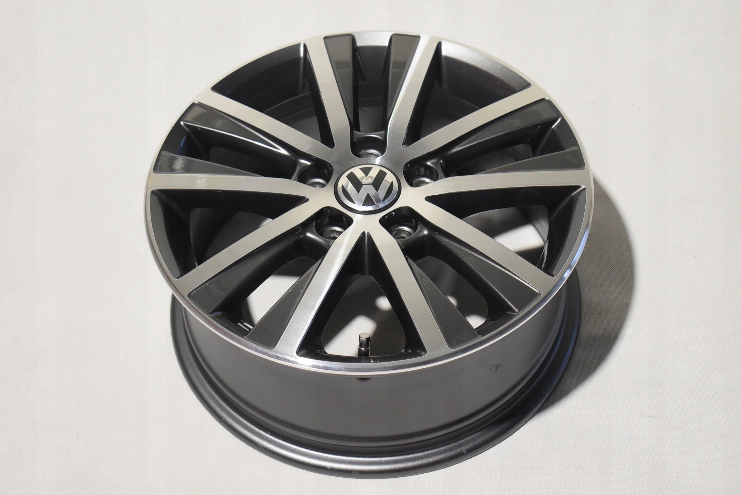 Alu Felge Volkswagen Passat T5 Golf 16 Zoll 6.5J 5x112 50ET 5K0601025AE