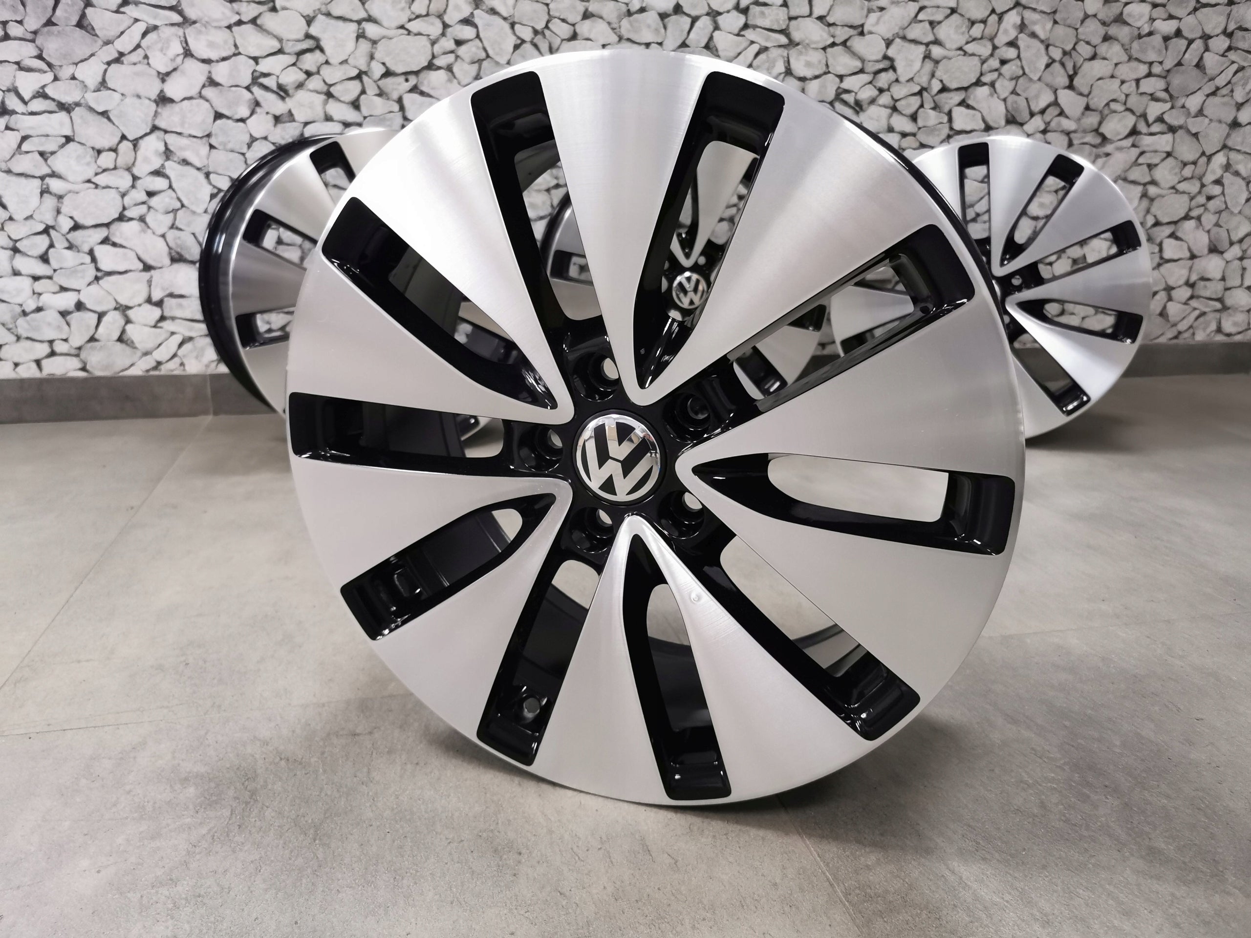  Alu Felge Volkswagen Passat Golf Touran Aluminum rim 18 Zoll 7.5J 5x112 51ET product image