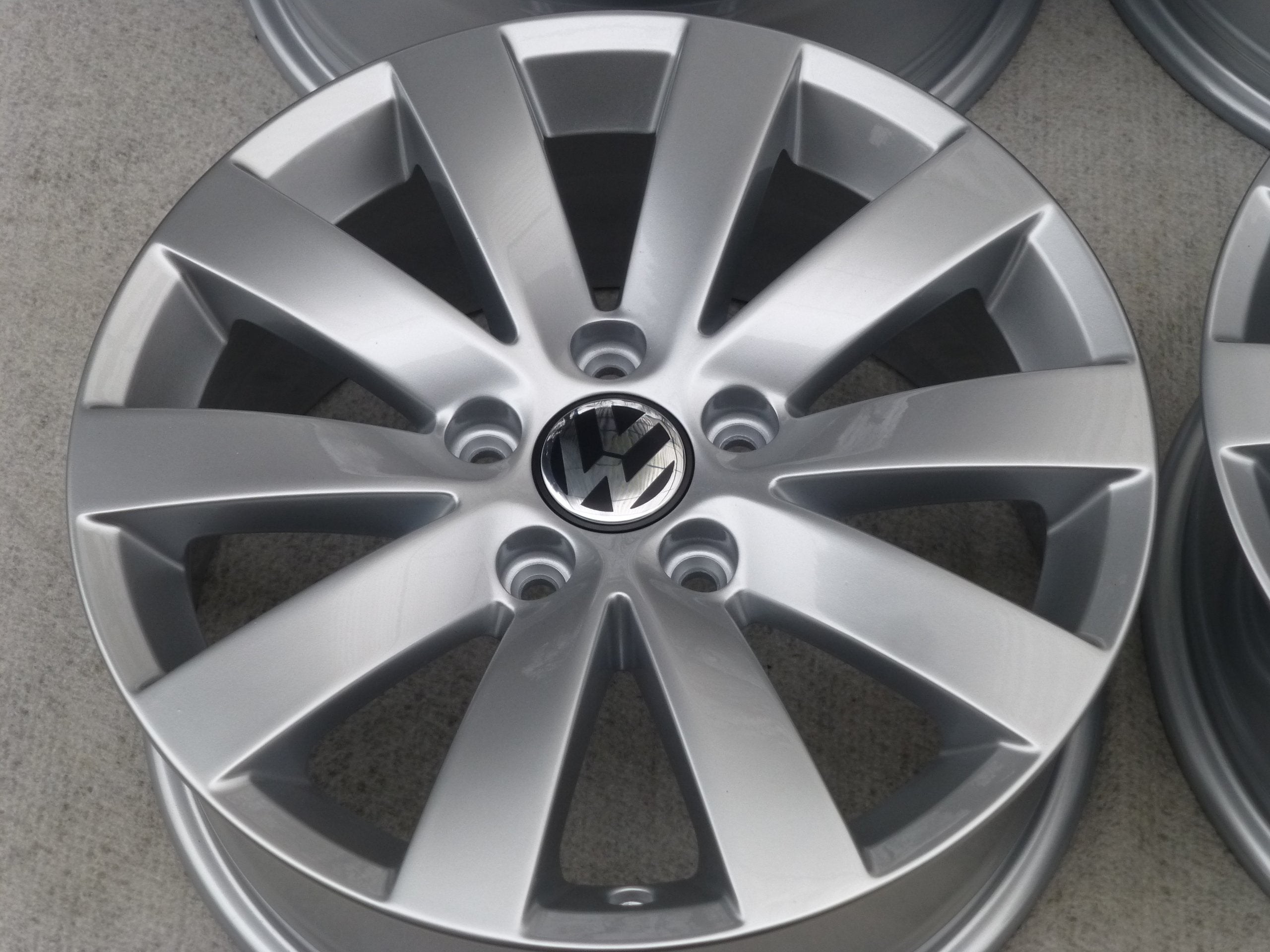  Alu Felge Volkswagen Passat Golf Touran Aluminum rim 16 Zoll 6.5J 5x112 42ET product image