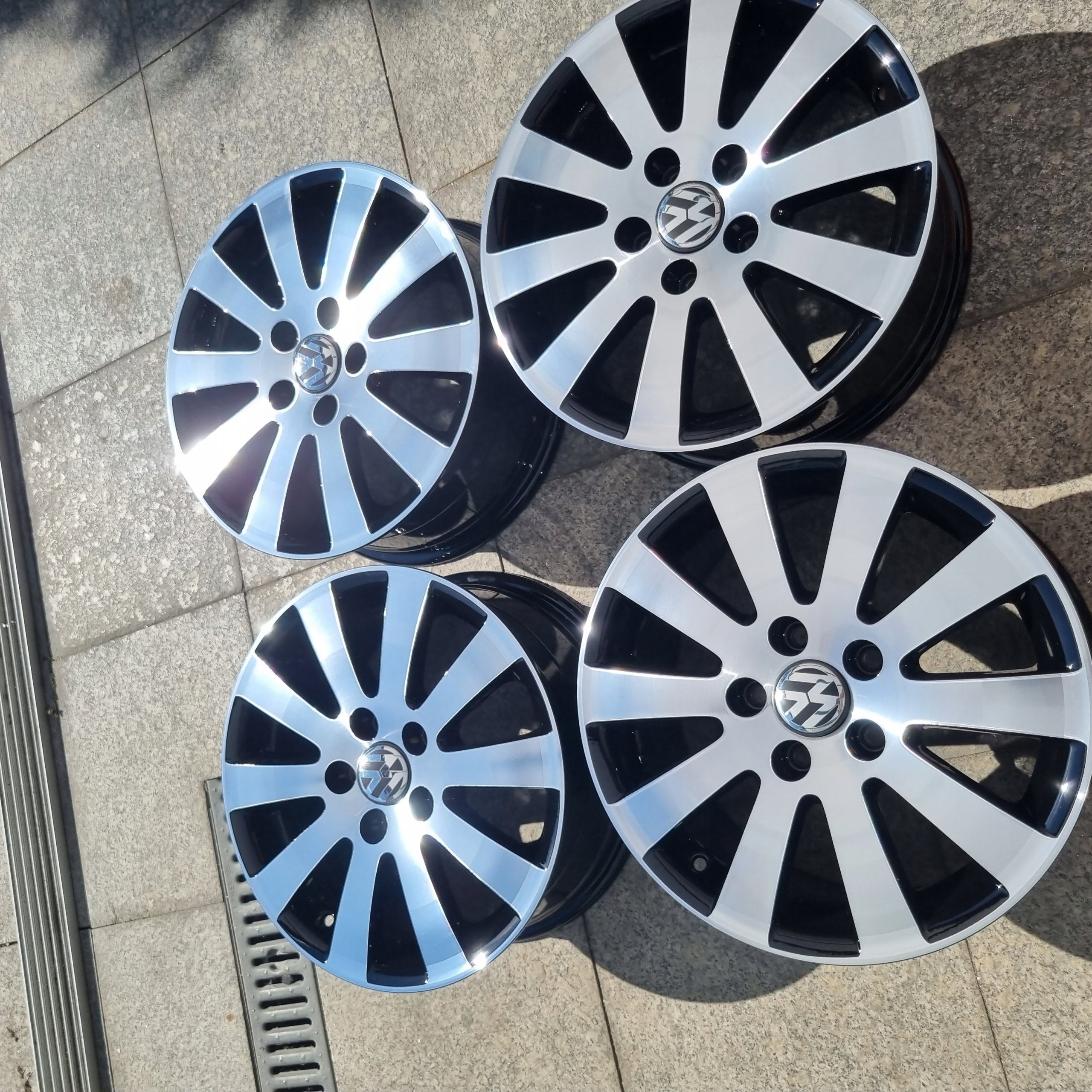 Alu Felge Volkswagen Passat Golf Aluminum rim 16 Zoll 7.0J 5x112 45ET