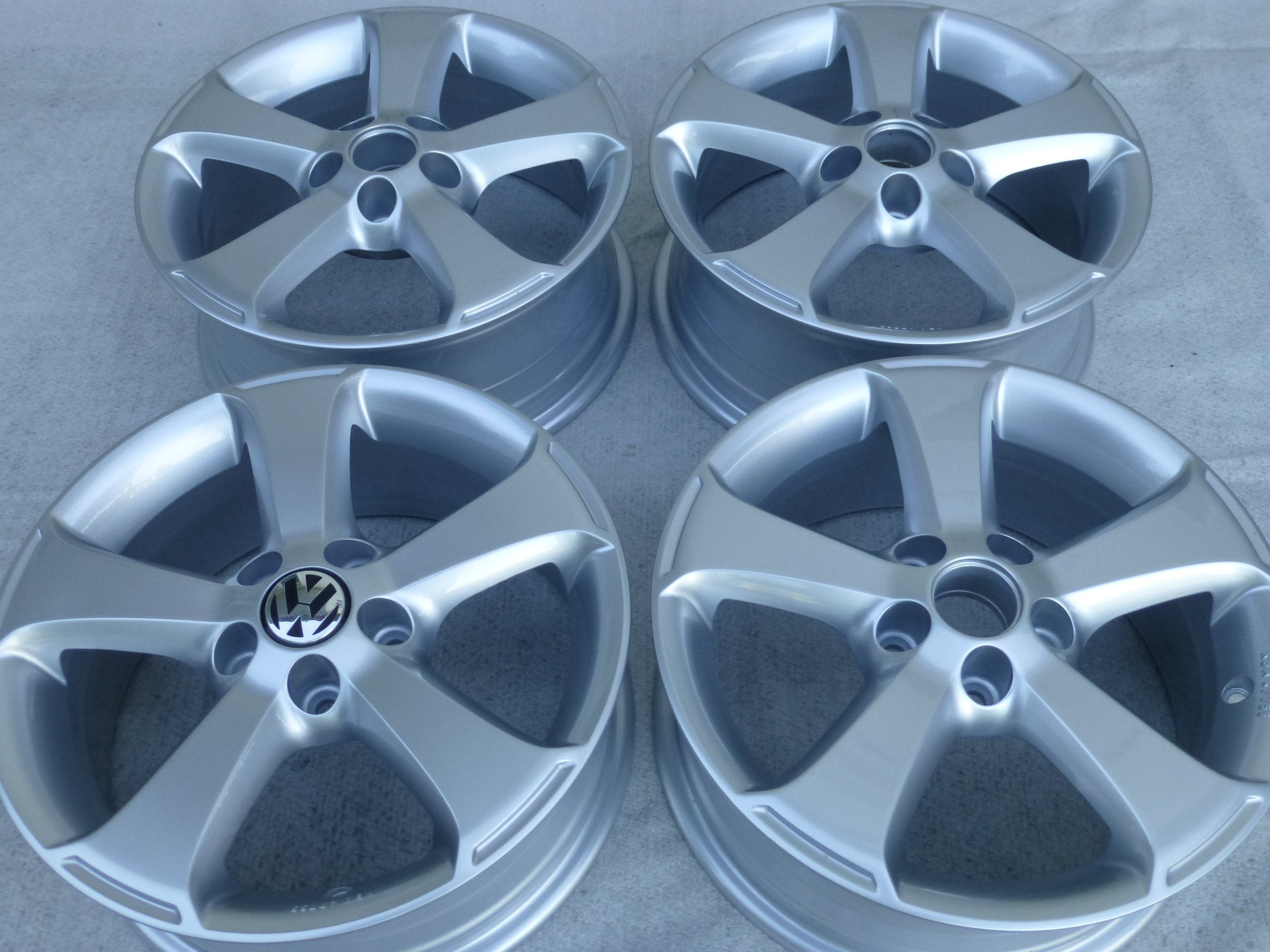 Alu Felge Volkswagen Polo Golf Aluminum rim 15 Zoll 6.0J 5x100