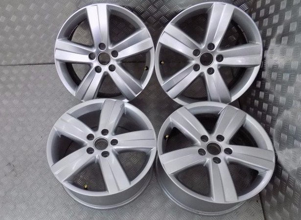 Alu Felge Volkswagen Touran Golf T4 17 Zoll 7.0J 5x112 47ET 1T0601025T