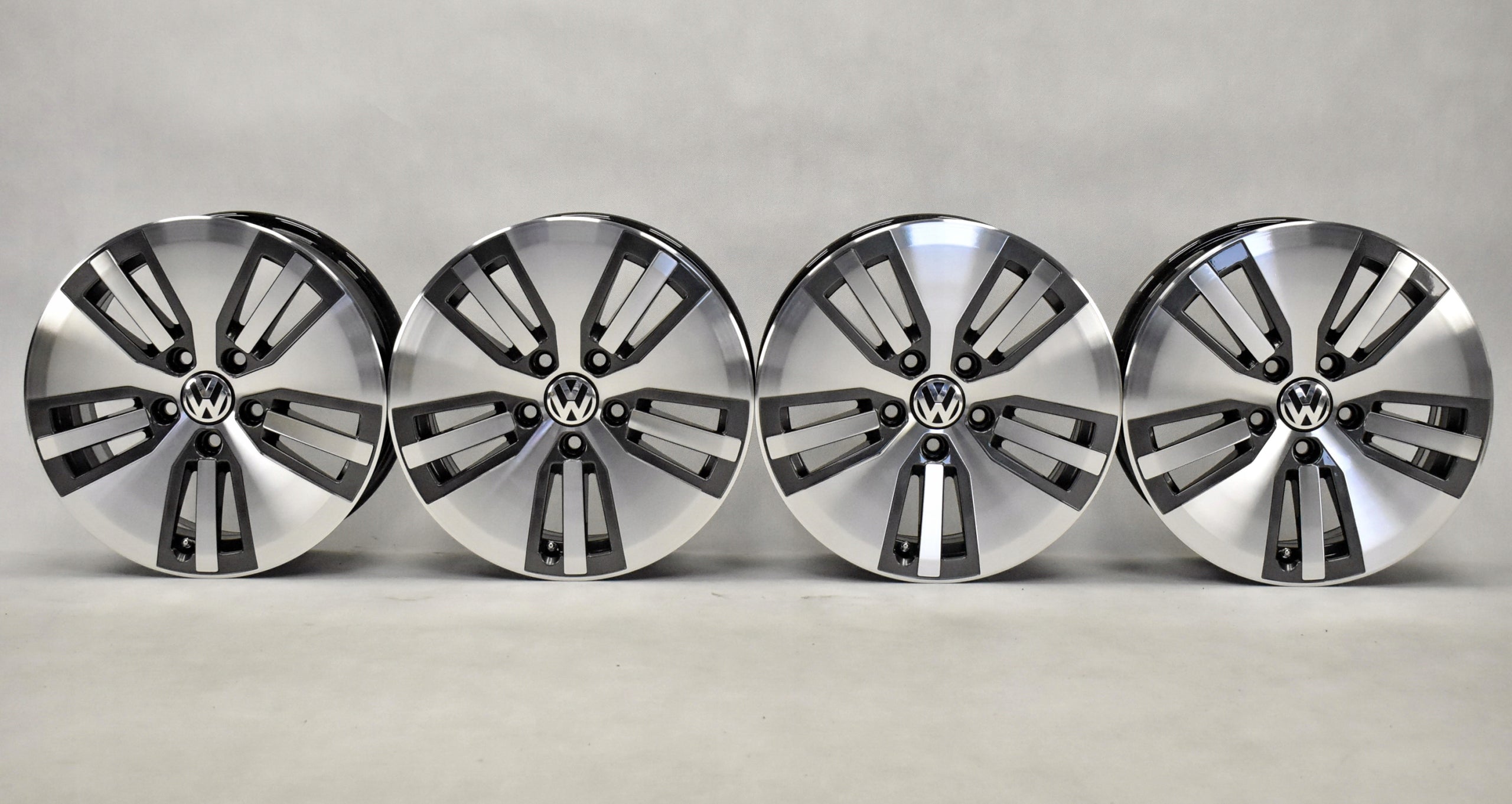 Alu Felge Volkswagen Golf T4 Aluminum rim 16 Zoll 6.5J 5x112 46ET 5GE601025