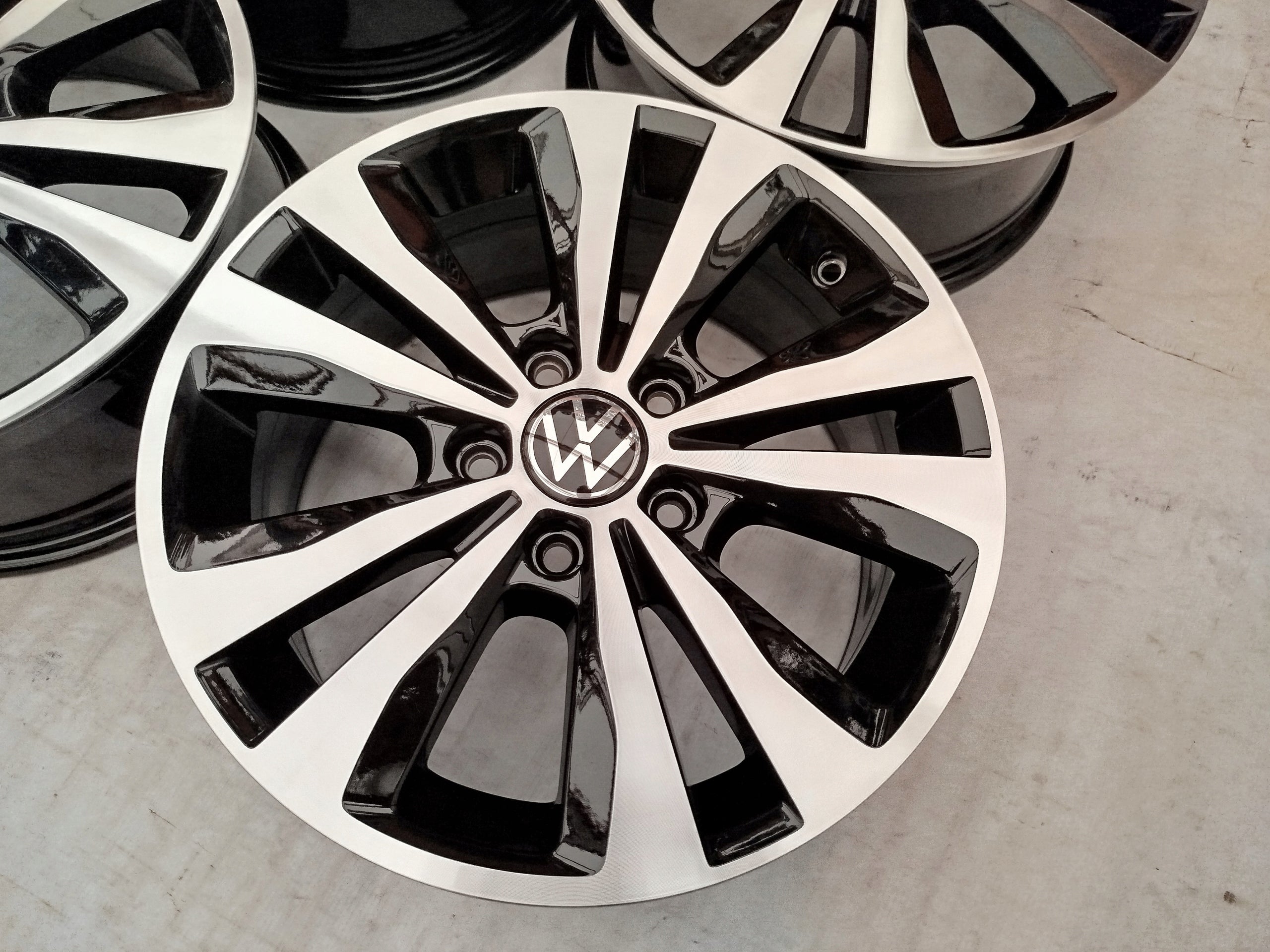  Alu Felge Volkswagen T4 Golf Aluminum rim 16 Zoll 6.5J 5x112 46ET 5G0601025M product image