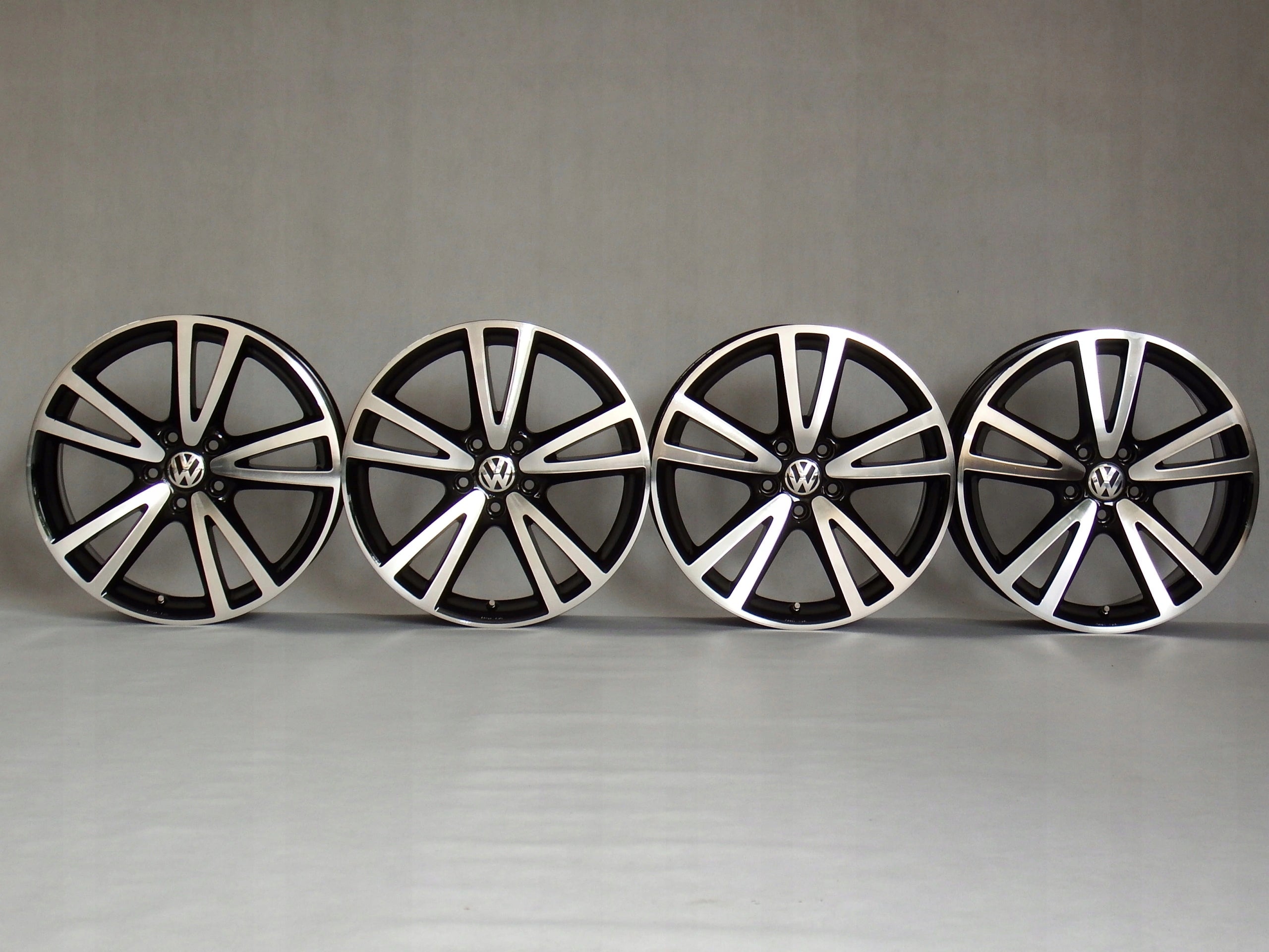 Alu Felge Volkswagen T5 Touran Golf Aluminum rim 18 Zoll 8.0J 5x112 50ET